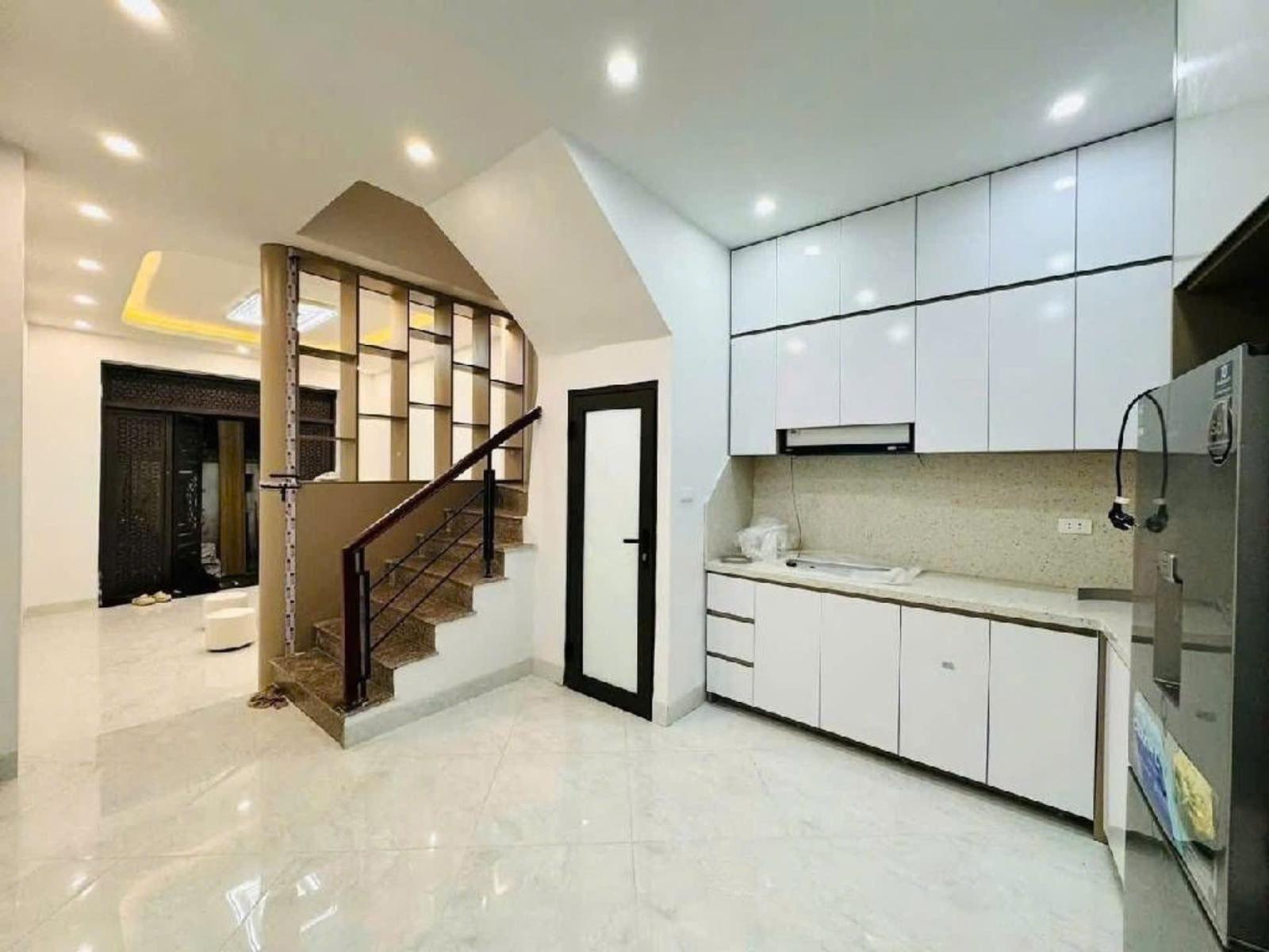 NHÀ KHƯƠNG TRUNG – 8 PHÒNG NGỦ – NGÕ NÔNG GẦN NGÃ TƯ SỞ 15980713