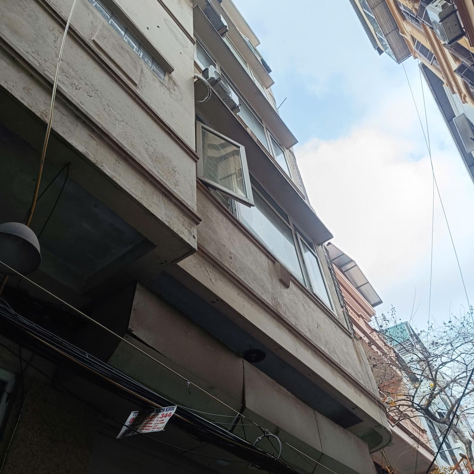 Cần cho thuê Nhà mặt ngõ KD Kim Mã 5 tầng x 30m2 4 ngủ, 4 wc, 20 Triệu/th 15980744