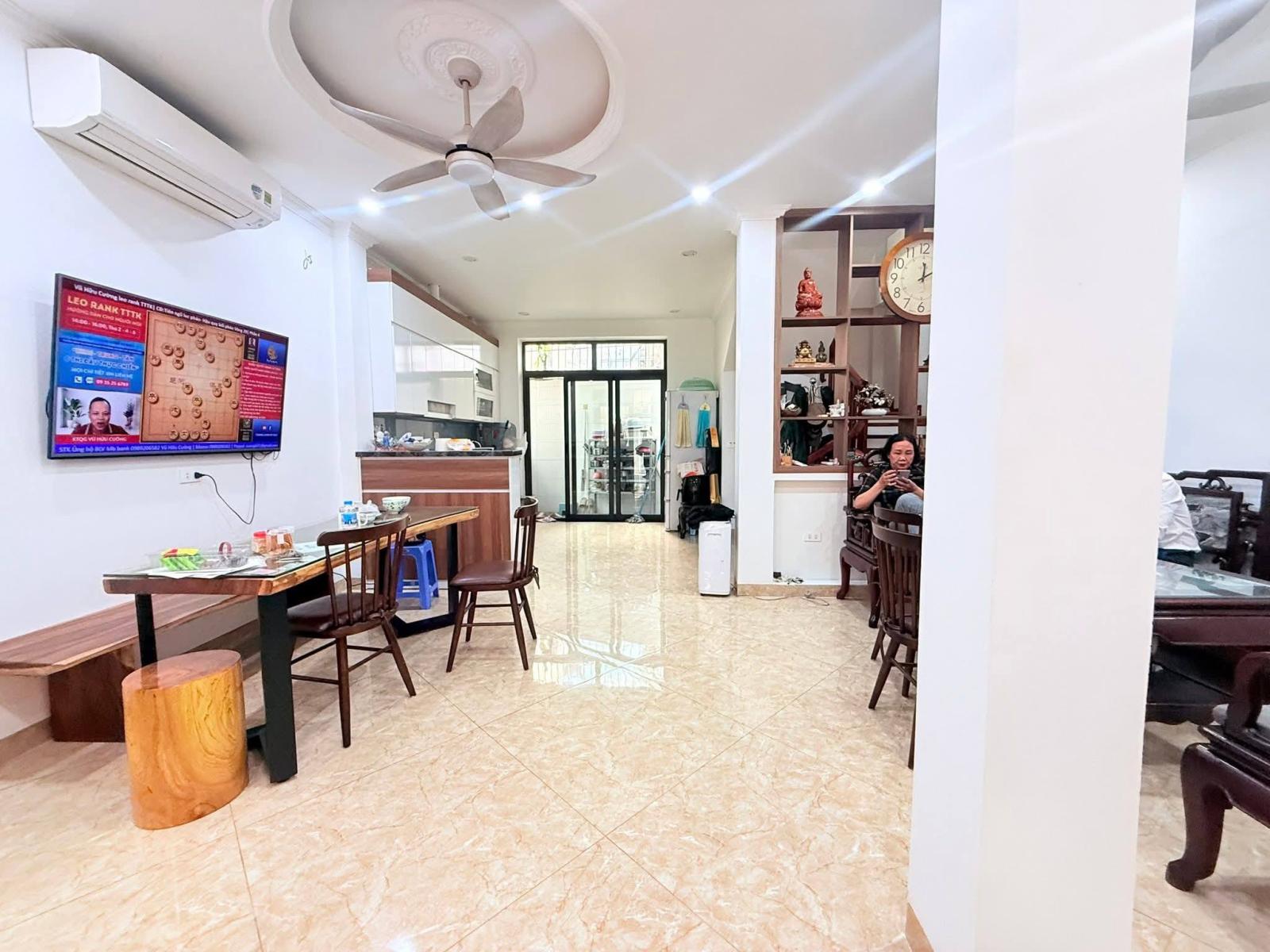 VIP 282 Lạc Long Quân – Bán nhà đẹp 2 mặt ngõ ôtô 70m2 5T MT 4m 40tỷ view Hồ Tây 15980802