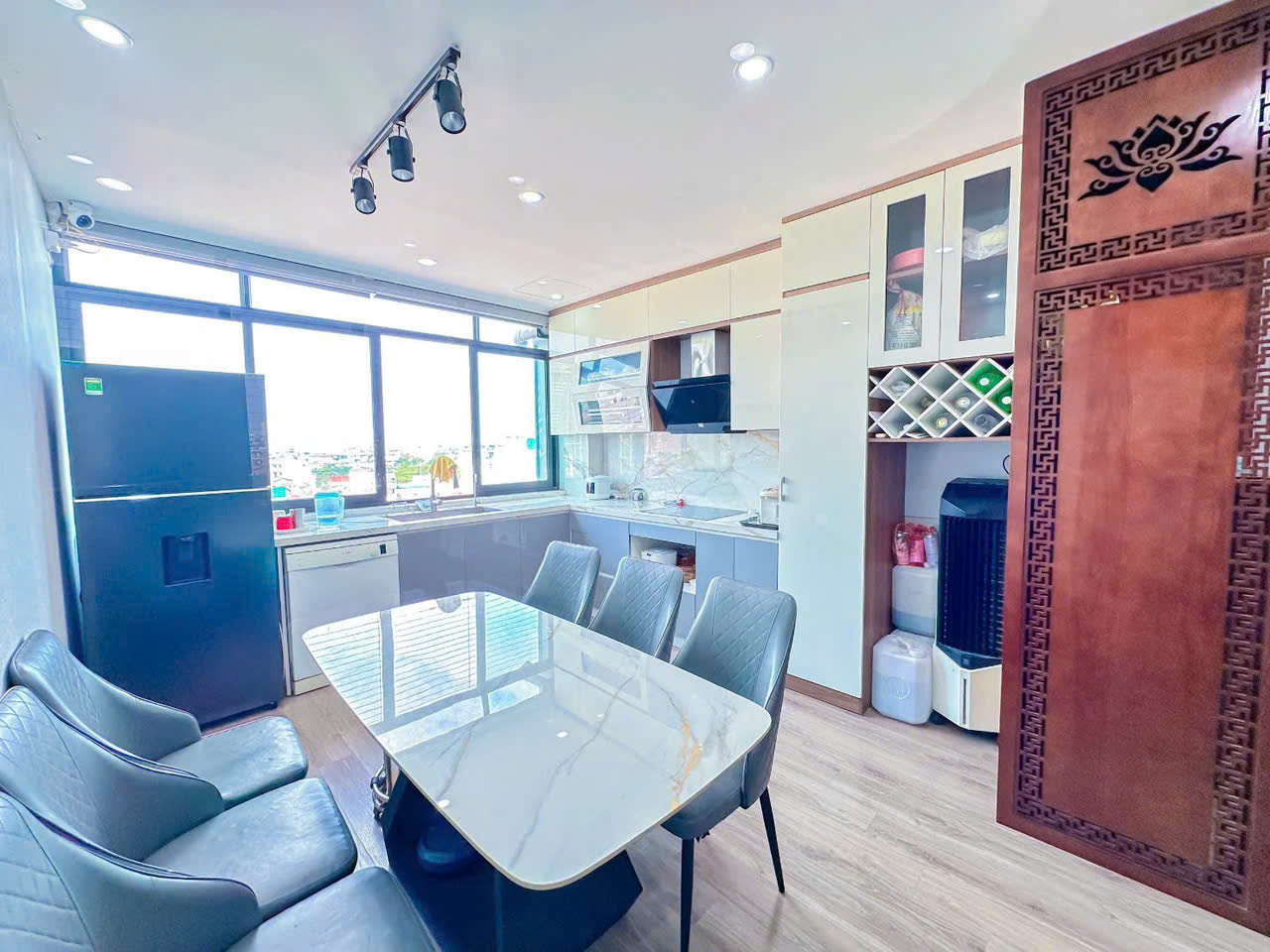 🔥 Anh trai em mua để ở nên  sửa lại rất tâm huyết 

- nhưng nay mua được nhà mặt đất nên muốn 15980827