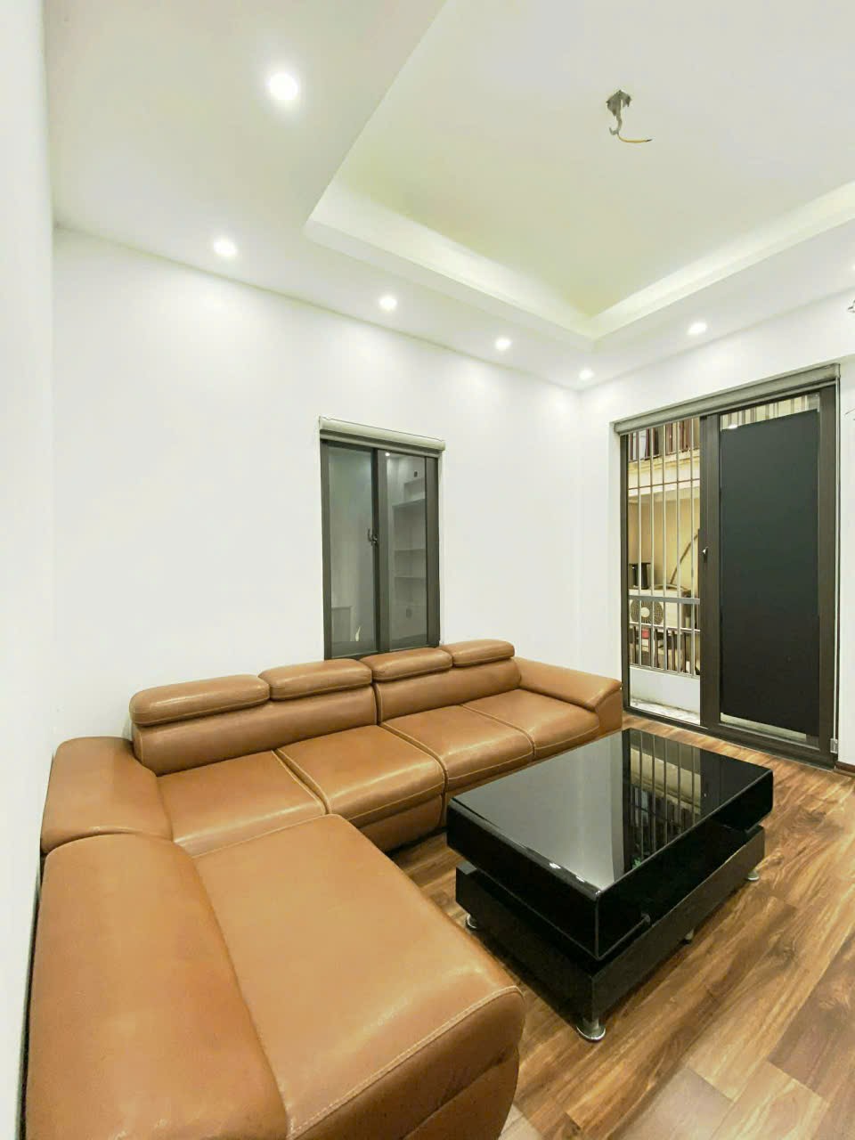 BÁN GẤP NHÀ ĐẸP ÂU CƠ TT TÂY HỒ FULL NỘI THẤT 43M X 4 TẦNG MT 4M 11 TỶ 
 15980841