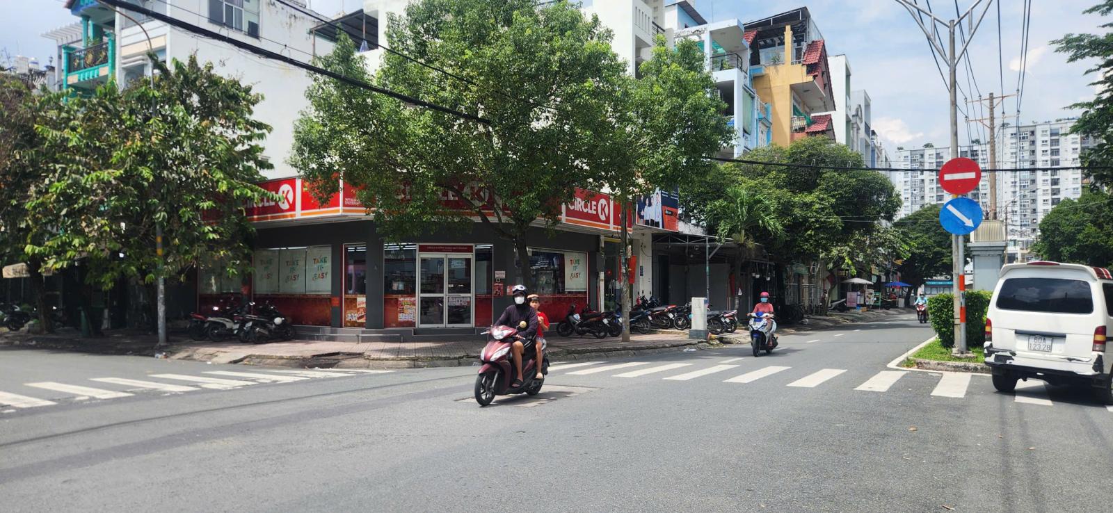 Cho thuê nhà 2 mặt tiền NB Tân Sơn Nhì Q.Tân Phú 60m², 3TẦNG - CẠNH CÔNG VIÊN 15980924