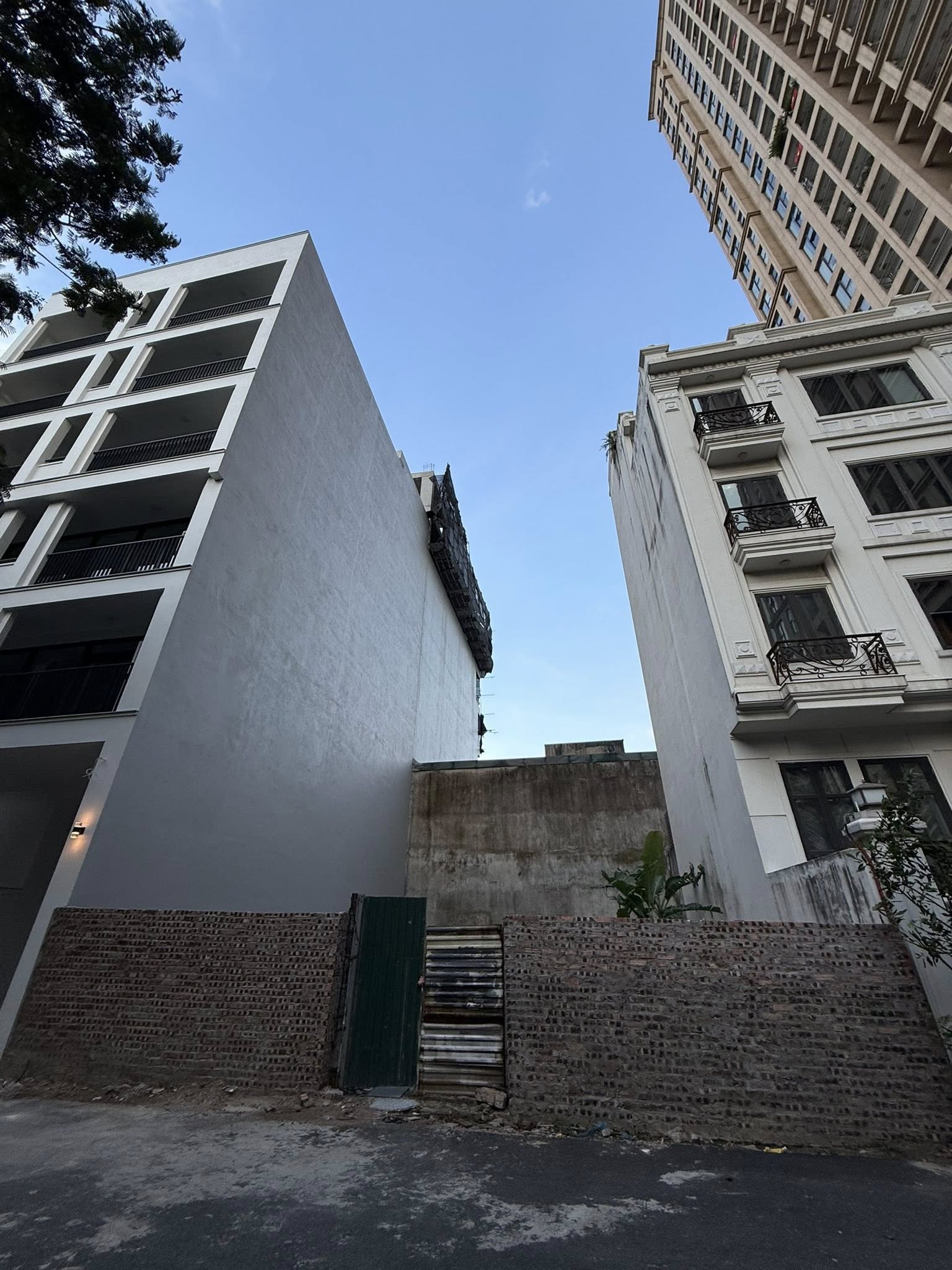 
MẢNH ĐẤT, VỊ TRÍ VÀNG, KHU VƯỜN ĐÀO, NHẬT TÂN, TÂY HỒ-VỈA HÈ-KD:180M, MT 11M, GIÁ 98,9 TỶ.
 15980970