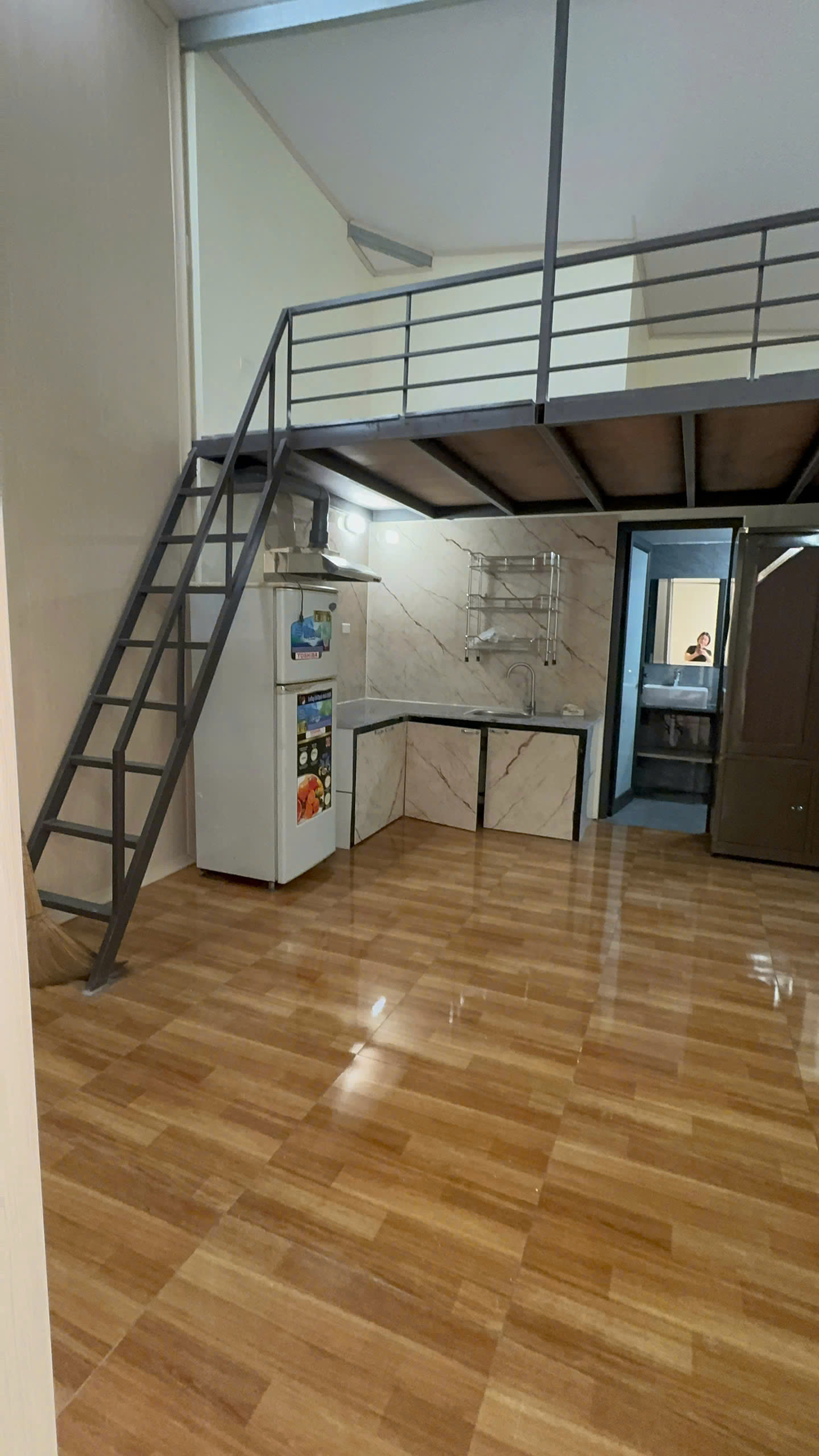 CHO THUÊ PHÒNG CCMN FULL NỘI THẤT – GẦN CHỢ NHỔN, GẦN ĐHCN, HÀ NỘI 15981013