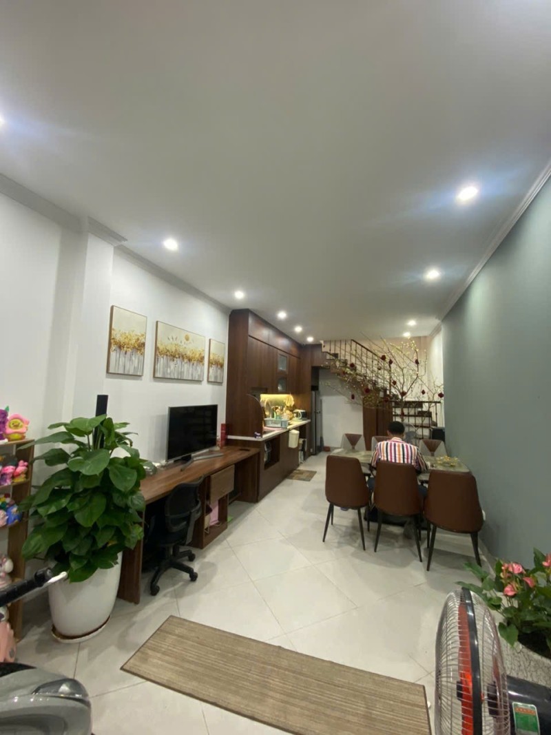 NHÀ GARA Ô TÔ – TRUNG TÂM NGỌC THỤY – 6 TẦNG – NGÕ 5M 15981027