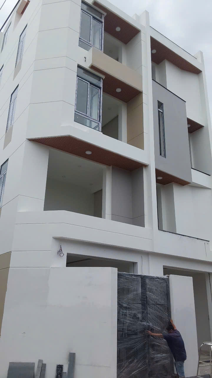 BÁN 3 CĂN NHÀ PHỐ 5 TẦNG MỚI XÂY– HẺM XE HƠI ĐƯỜNG 41, LINH ĐÔNG, THÀNH PHỐ THỦ ĐỨC 15981034