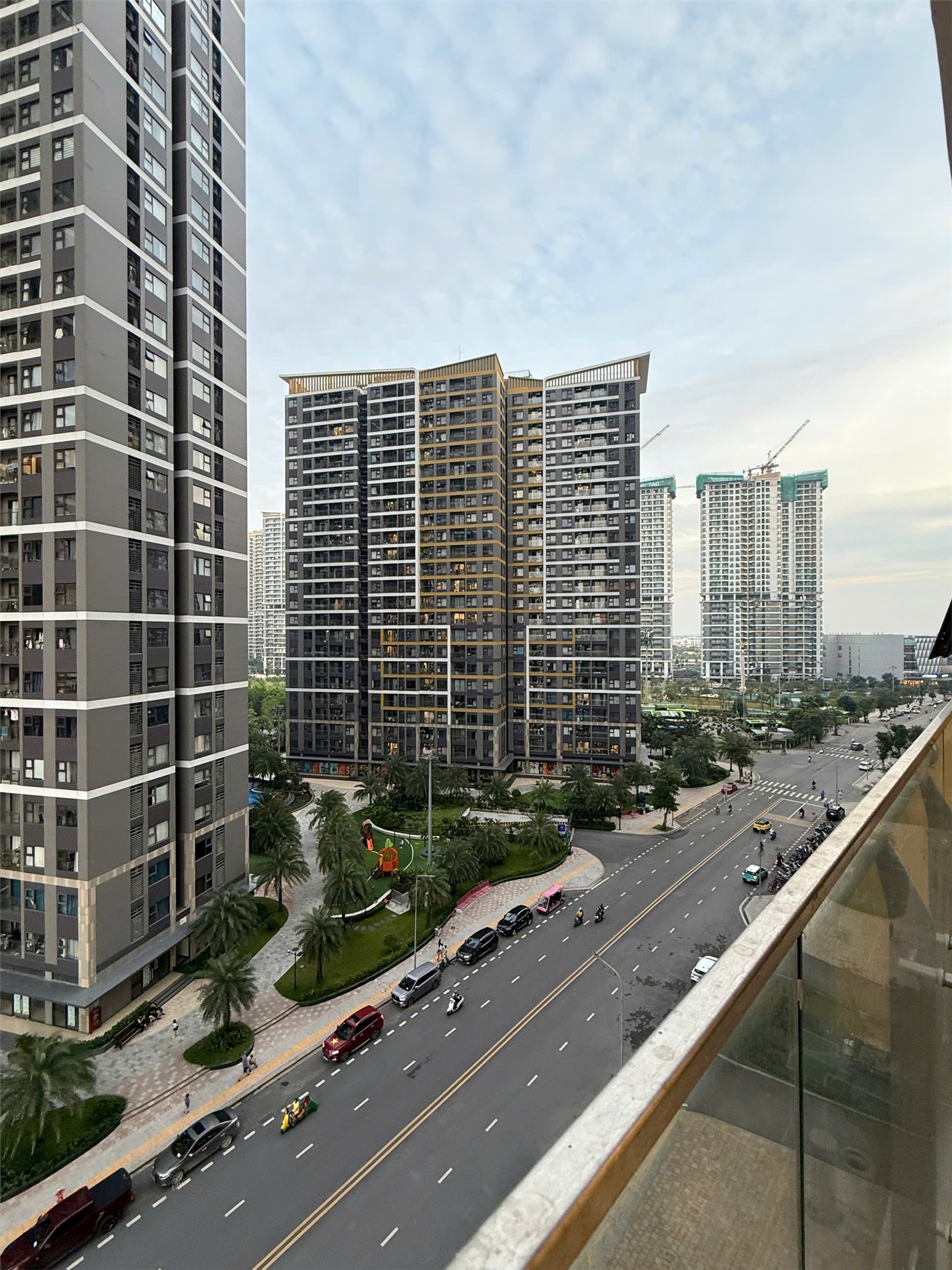 CĂN HỘ ĐẸP – GIÁ TỐT  – CHÍNH CHỦ CẦN BÁN Tại Vinhomes Grand Park, Phường Long Thạnh Mỹ, Quận 9, HCM 15981079