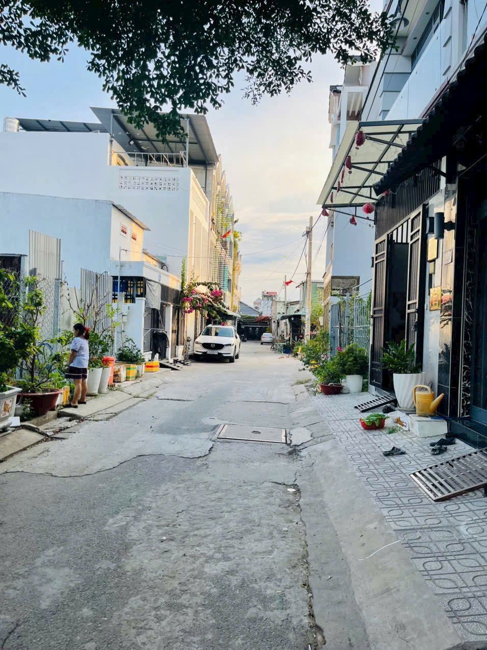 NHÀ DÂN TRÍ CAO - 4 TẦNG HẺM XE HƠI THÔNG - CẠNH PHÚ MỸ HƯNG, HƠN 6 TỶ 15981080