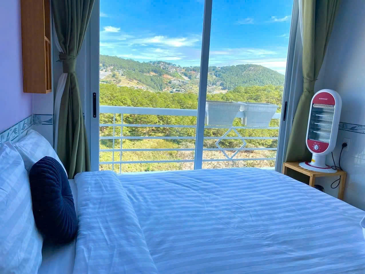 Bán homestay 10 phòng Hoàng Hoa Thám - phường 10  Đà Lạt giá 7.5 tỷ 15981089