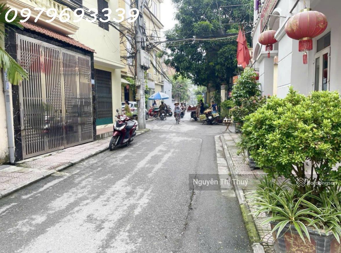 Hàng hiếm! Bán đất 3 mặt tiền ngõ 38 Kim Quan Thượng, Việt Hưng 15981098