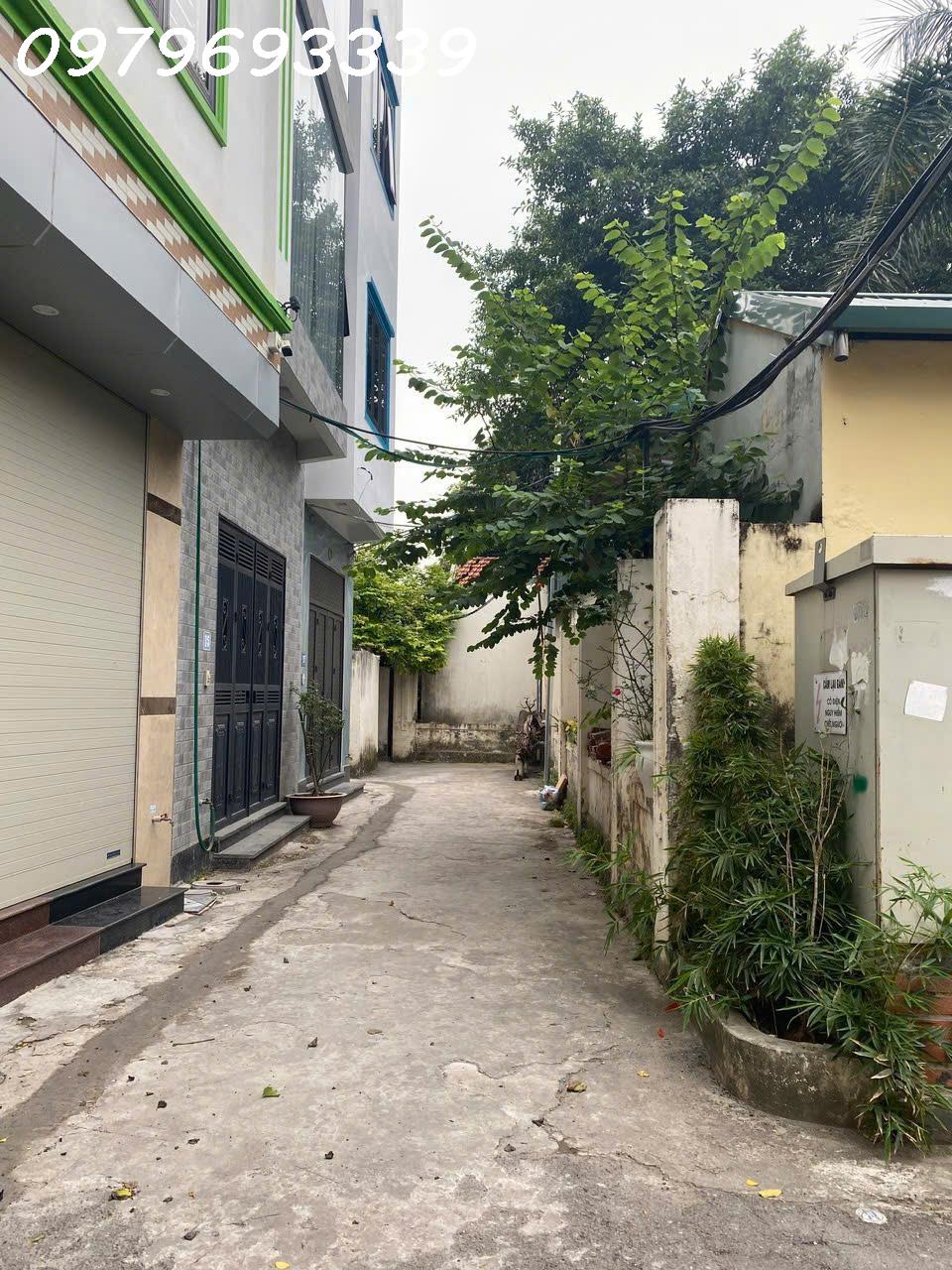 Hàng hiếm! Bán đất 3 mặt tiền ngõ 38 Kim Quan Thượng, Việt Hưng 15981098