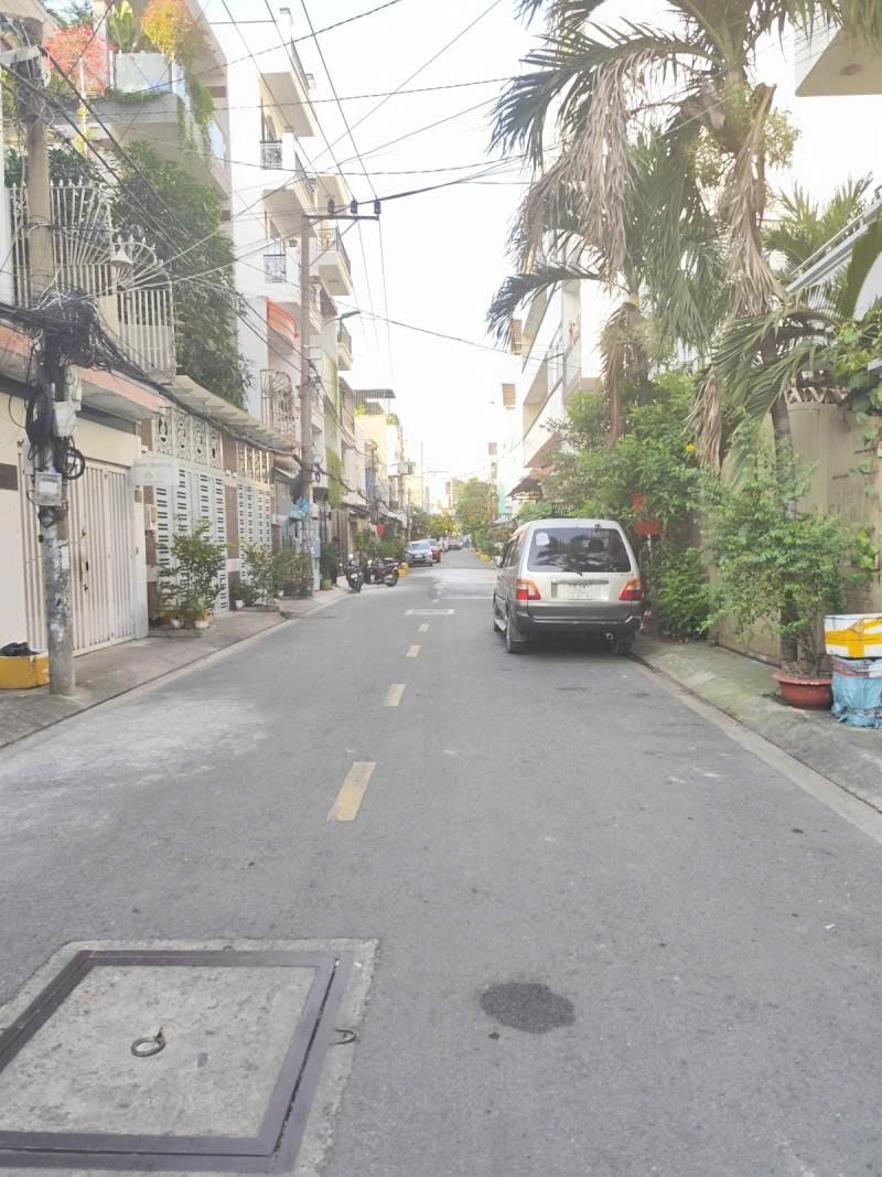 Bán nhà HXH 8m Thoại Ngọc Hầu - gần Nguyễn Sơn, 4x28m, Cấp 4, tiện xây, 3PN, 9,5 tỷ. 15981111