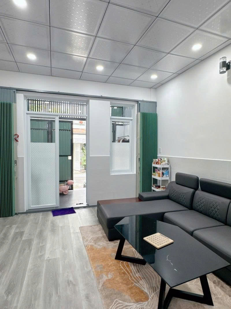 Bán nhà HXH 8m Thoại Ngọc Hầu - gần Nguyễn Sơn, 4x28m, Cấp 4, tiện xây, 3PN, 9,5 tỷ. 15981111