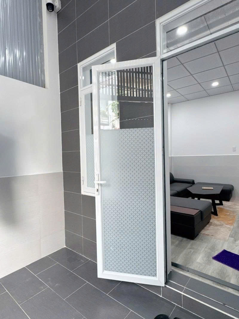 Bán nhà HXH 8m Thoại Ngọc Hầu - gần Nguyễn Sơn, 4x28m, Cấp 4, tiện xây, 3PN, 9,5 tỷ. 15981111