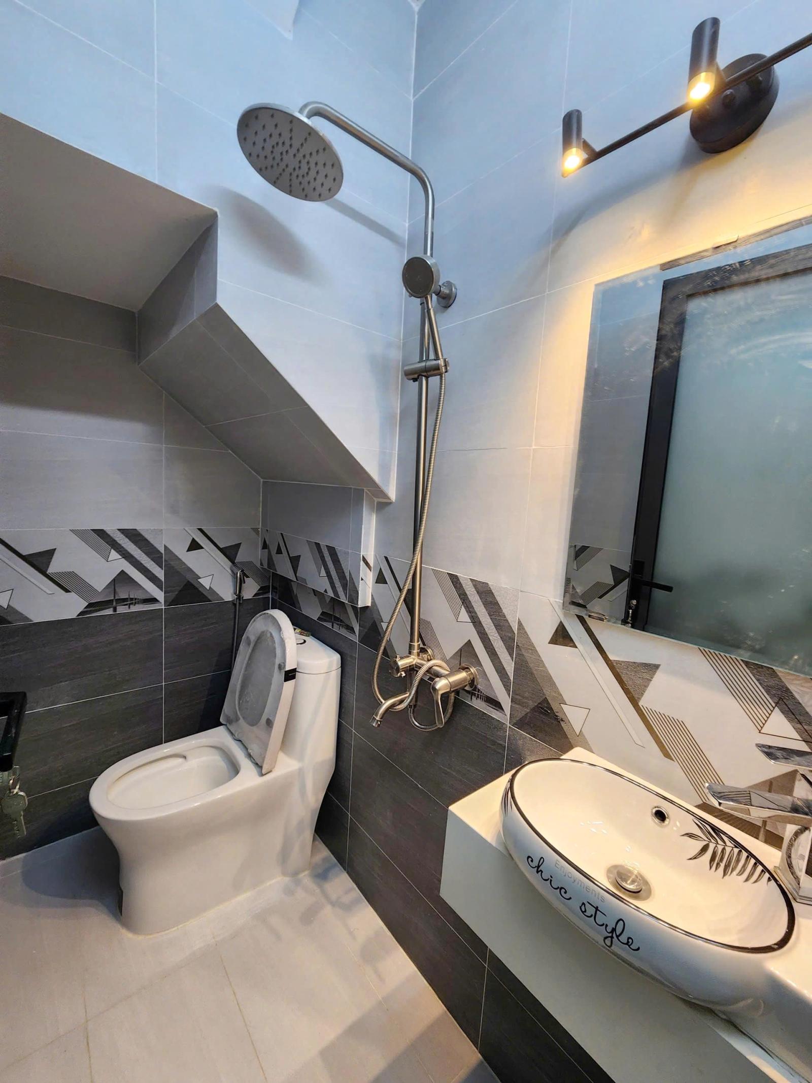 Nhà mới 2 lầu+ST hẻm xe Ford Dạ Nam P.Chánh Hưng P2Q8 15981121