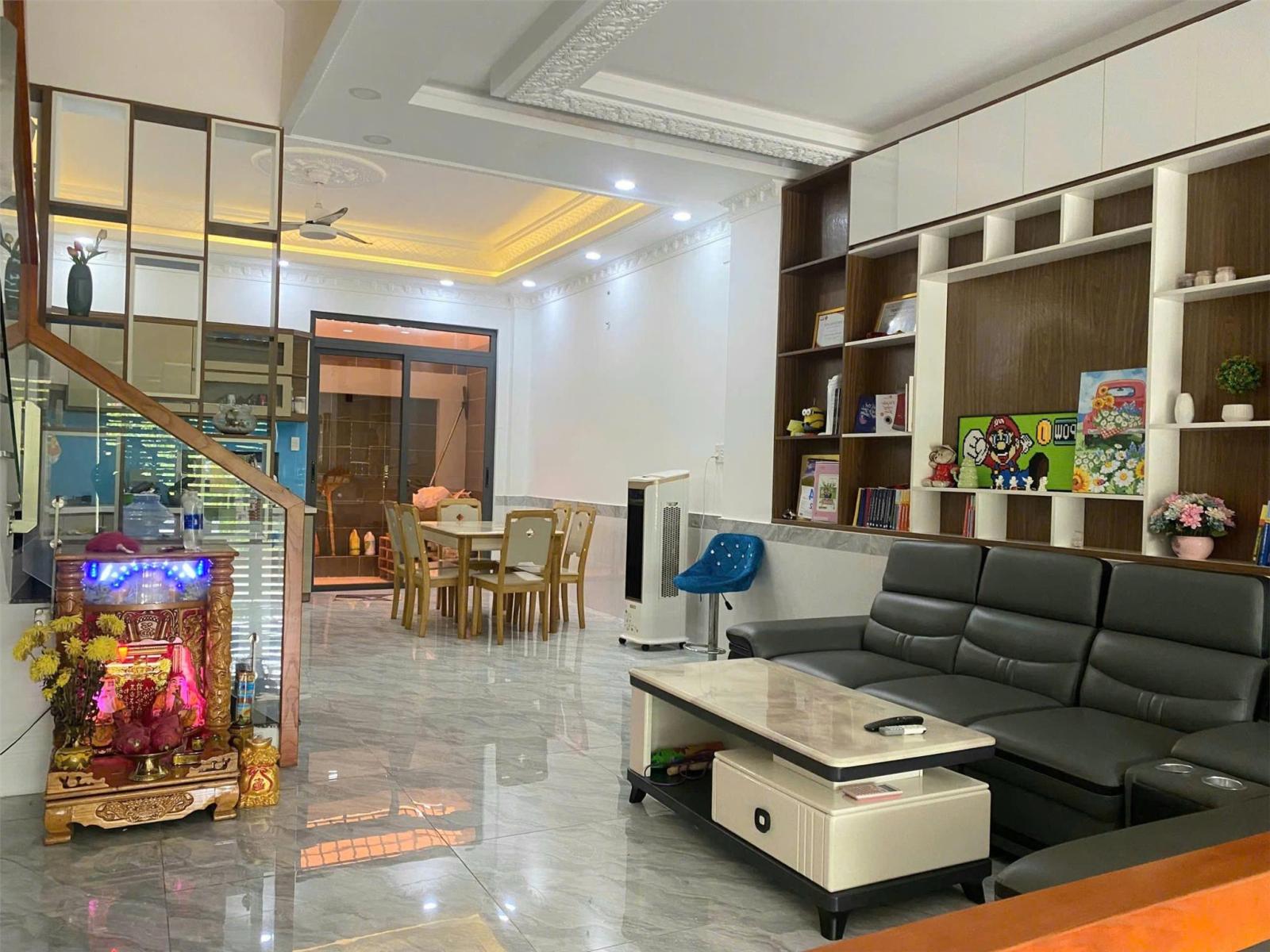 NHÀ 2 MẶT TIỀN, HẺM XE HƠI CẠNH LÊ VĂN LƯƠNG, 4 TÂNG, 9.3 TỶ, KHÔNG NGẬP 15981122