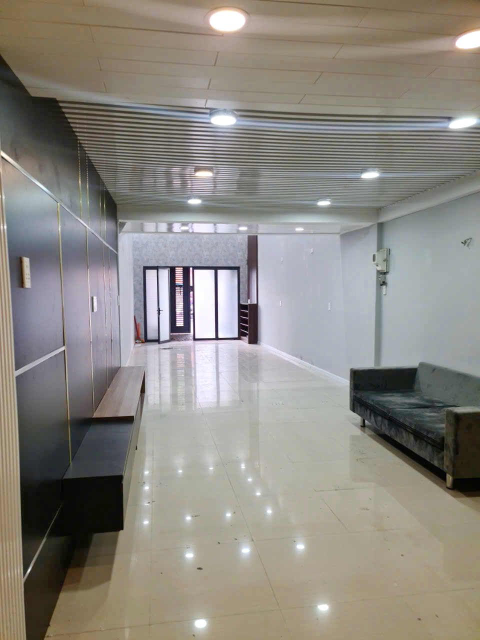 Nhà mới 2 tầng mặt tiền kinh doanh đường Phạm Thế Hiển (số lẻ) P7Q8 . Giá: 10.5 tỷ 15981124