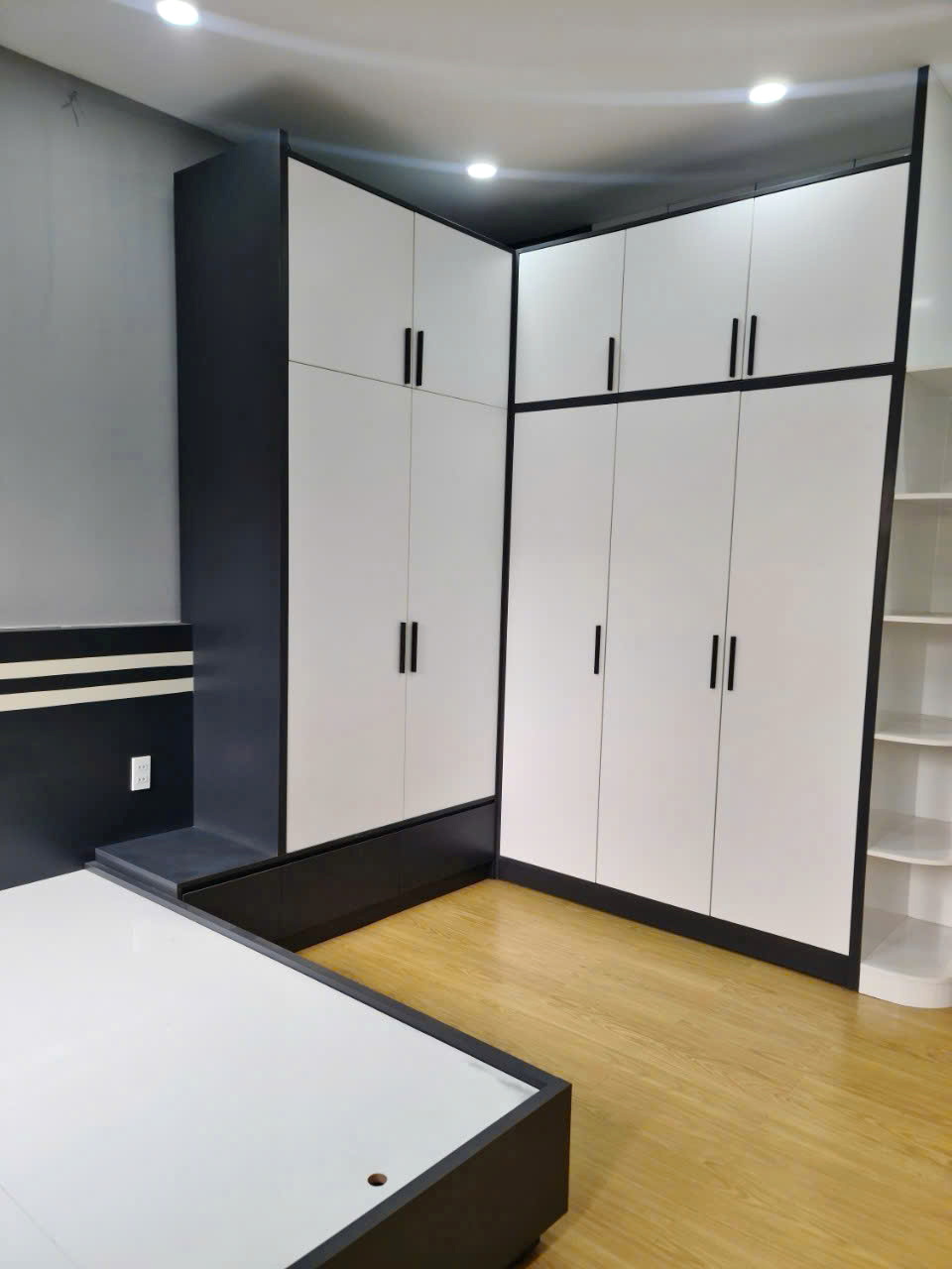 Nhà mới 2 tầng mặt tiền kinh doanh đường Phạm Thế Hiển (số lẻ) P7Q8 . Giá: 10.5 tỷ 15981124