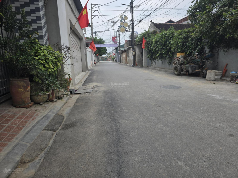 Bán 137.1m2 đất Lỗ Giao nằm trong lõi KĐT đa mục tiêu - 3 Ô tô tránh 15981131