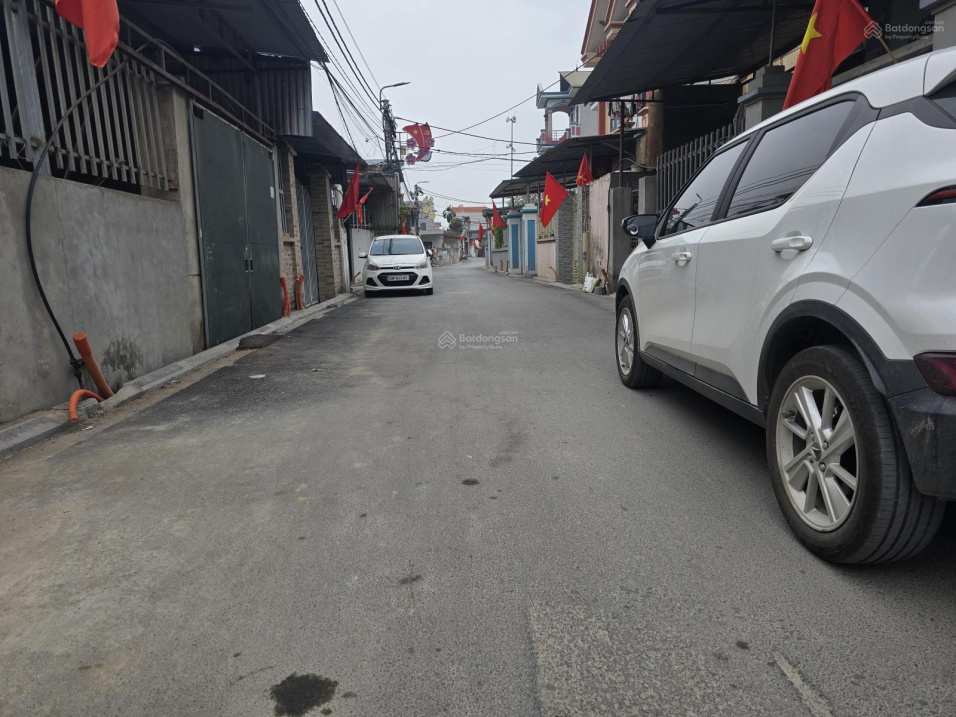 Bán 137.1m2 đất Lỗ Giao nằm trong lõi KĐT đa mục tiêu - 3 Ô tô tránh 15981131