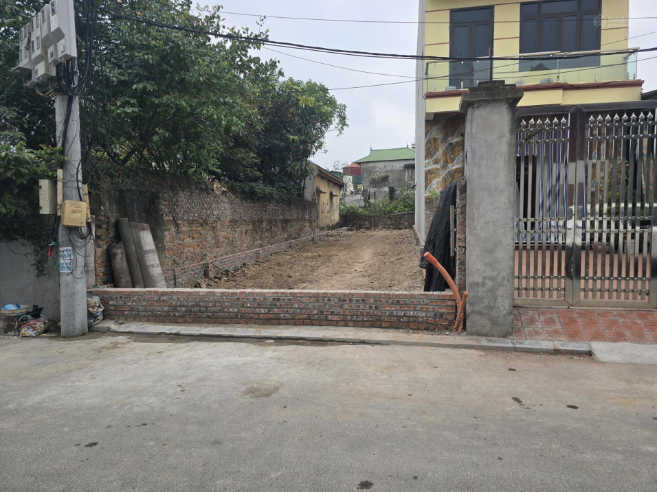 Bán 137.1m2 đất Lỗ Giao nằm trong lõi KĐT đa mục tiêu - 3 Ô tô tránh 15981131