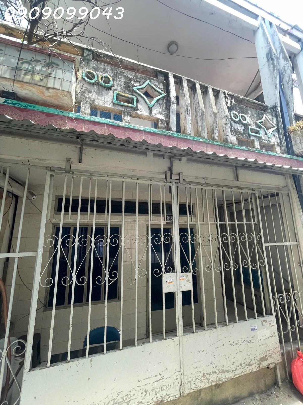 CHỦ NHÀ GẤP BÁN-ĐÔNG HƯNG THUẬN Q12
GIÁP PHẦN MỀM QUANG TRUNG.PAN HỮU ÍCH 15981167