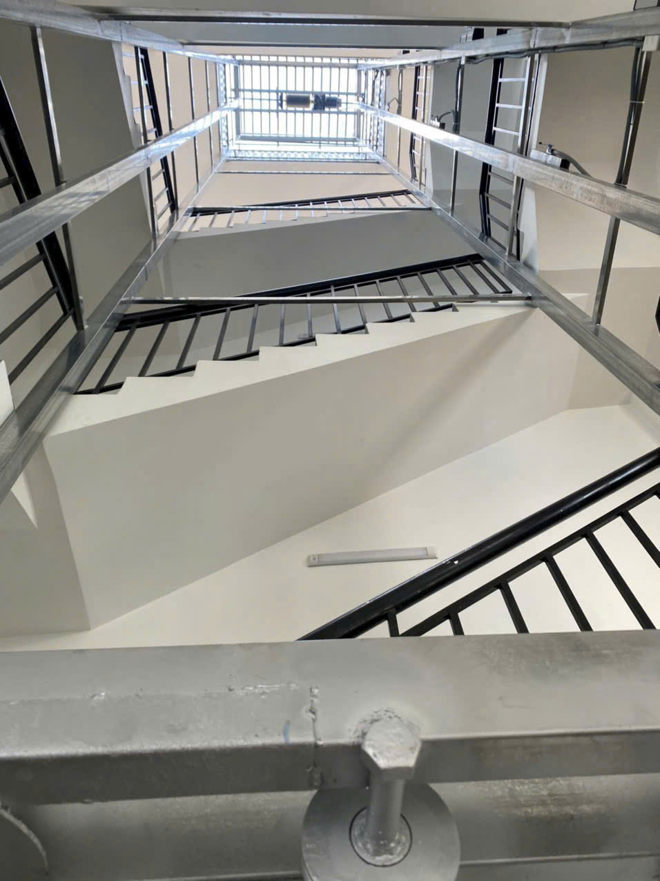 NHÀ (4.3x18) 2 MẶT TIỀN ĐẶNG THÚC VỊNH – THANG MÁY – CHỈ 7,99 TỶ 15981175