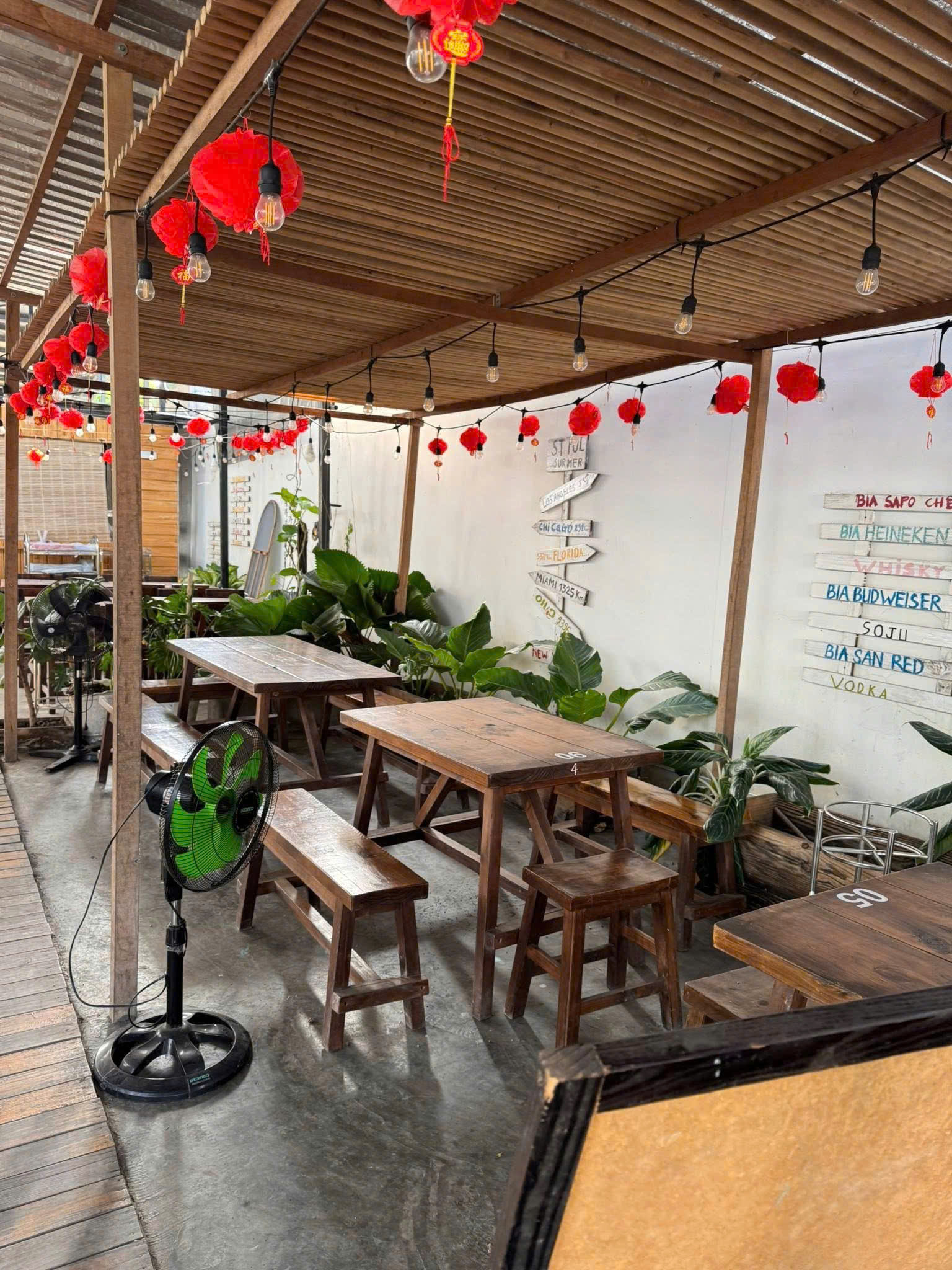 DO CÔNG VIỆC GIA ĐÌNH KHÁ NHIỀU KHÔNG ĐỦ THỜI GIAN QUẢN LÝ NÊN EM CẦN SANG QUÁN ĂN 15981196