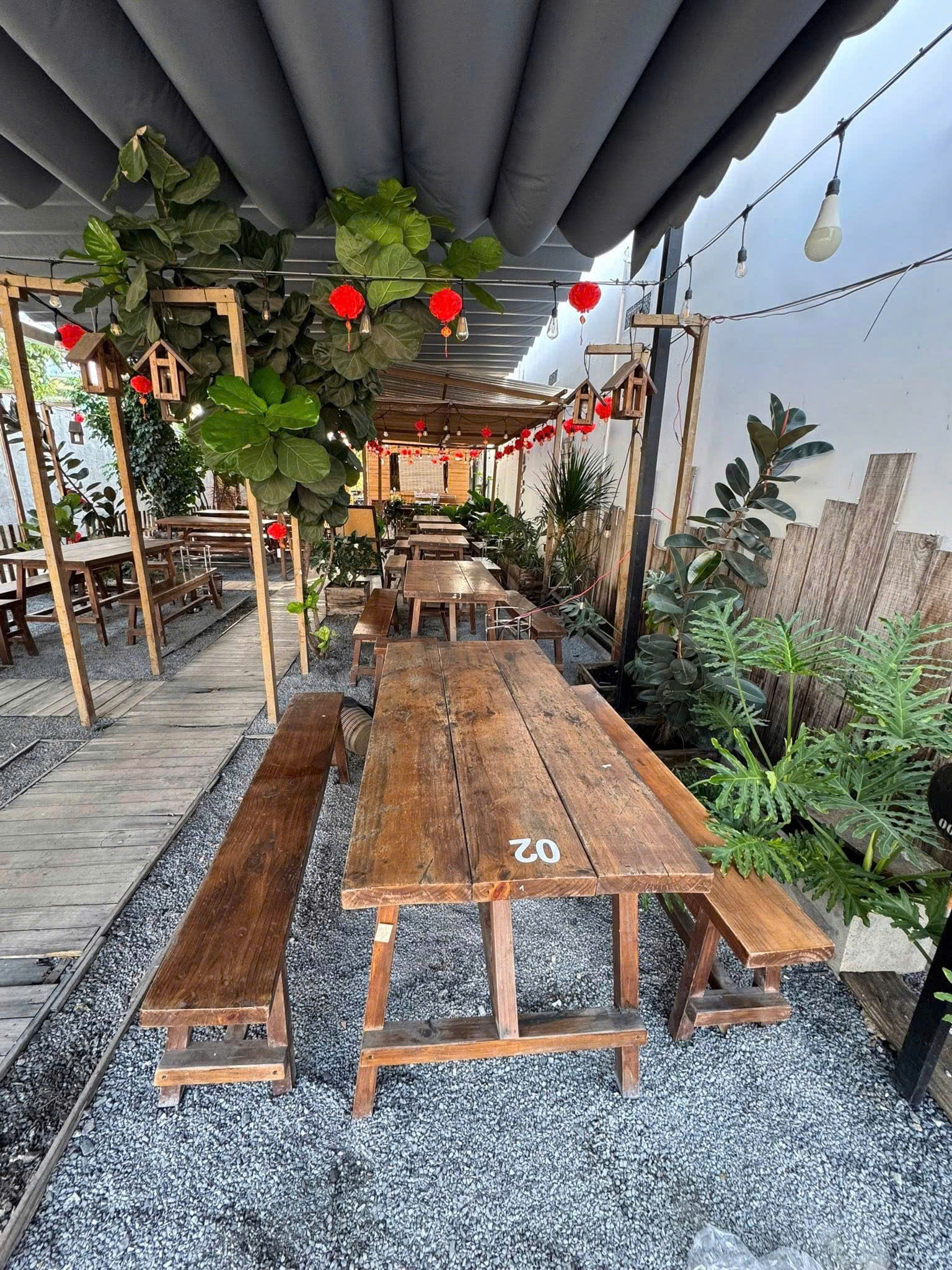 DO CÔNG VIỆC GIA ĐÌNH KHÁ NHIỀU KHÔNG ĐỦ THỜI GIAN QUẢN LÝ NÊN EM CẦN SANG QUÁN ĂN 15981196