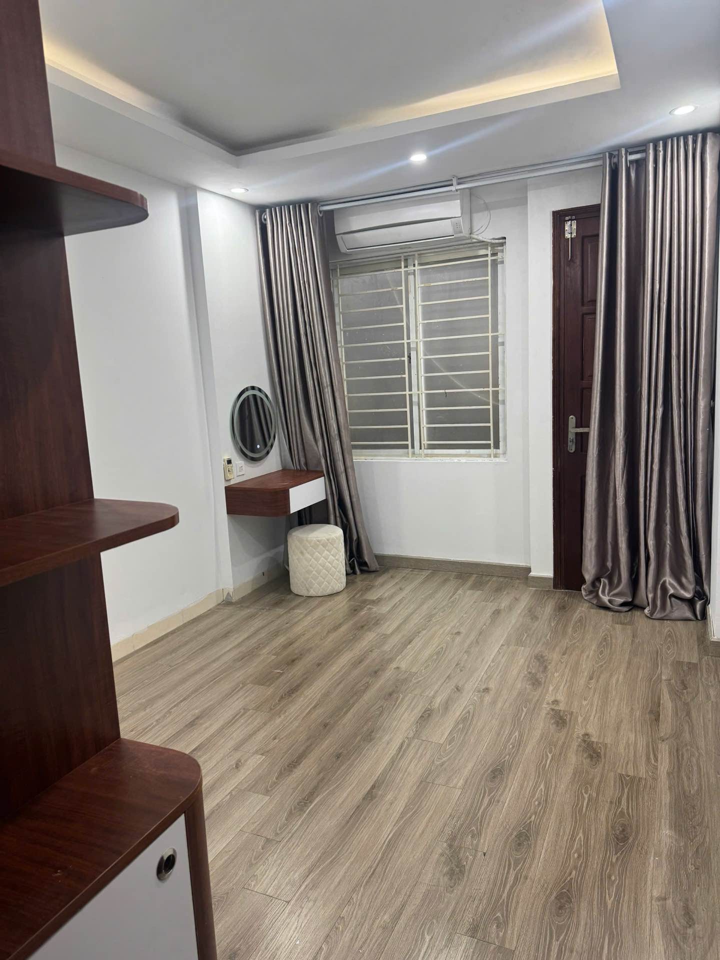 SIÊU PHẨM VUÔNG NHƯ TỜ A4, ANH EM NHANH CHÂN 15981204