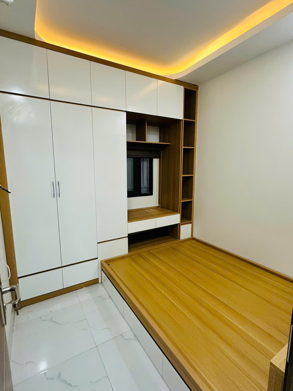 Cho thuê căn 2Pn Full đủ đồ cực đẹp tại ngõ 185 Quan Nhân 15981241