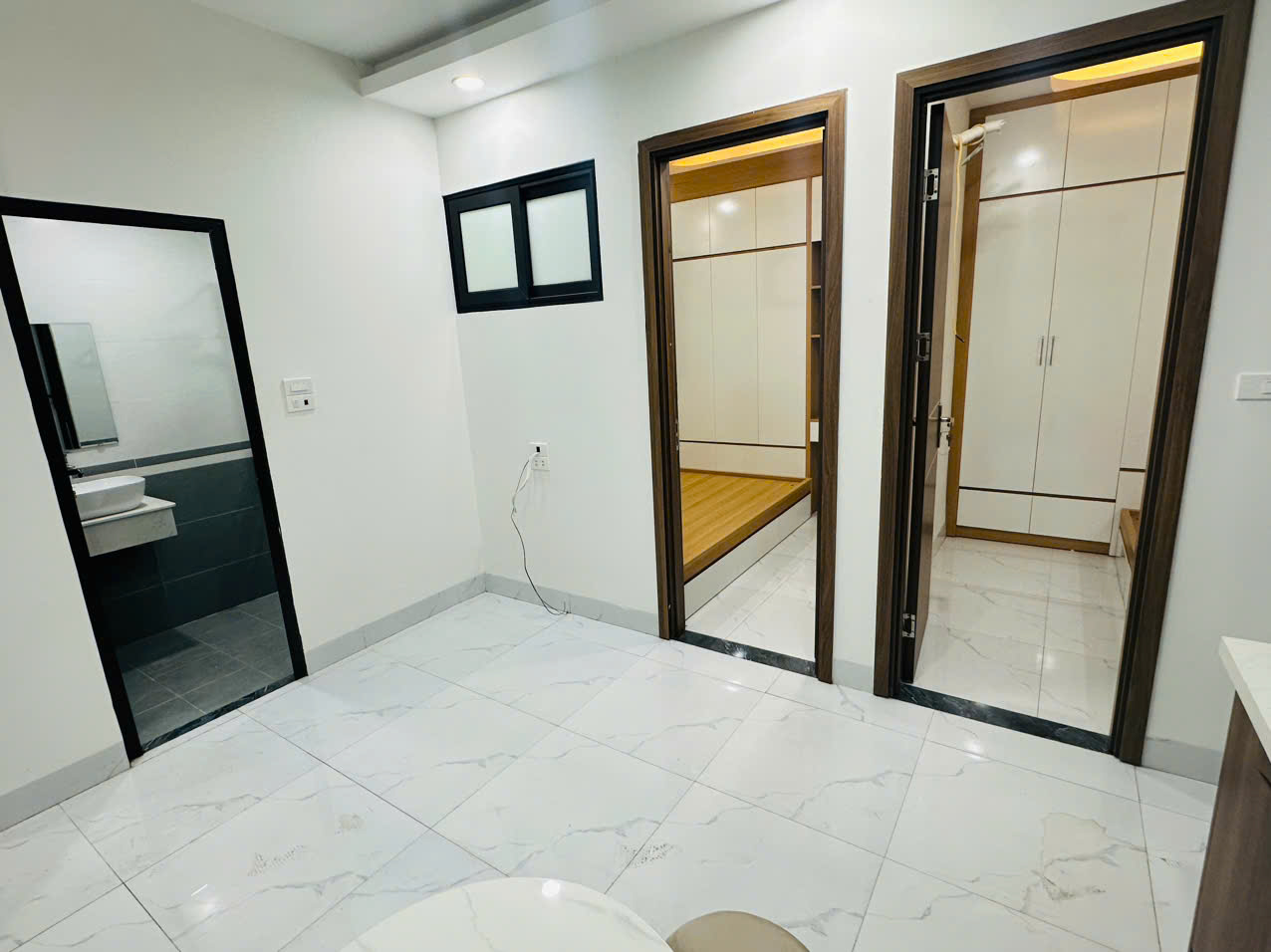 Cho thuê căn 2Pn Full đủ đồ cực đẹp tại ngõ 185 Quan Nhân 15981241