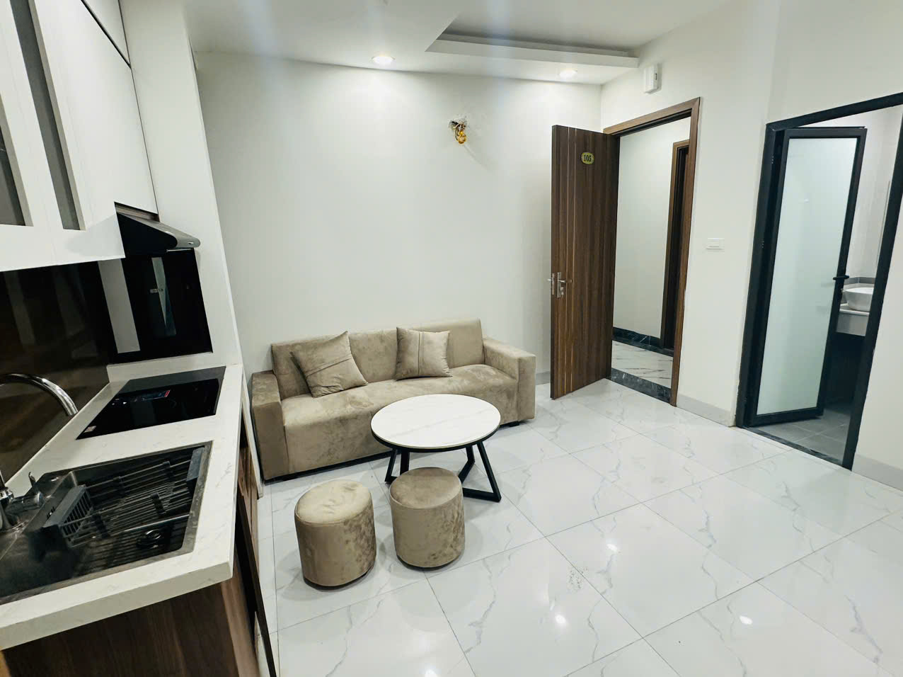 Cho thuê căn 2Pn Full đủ đồ cực đẹp tại ngõ 185 Quan Nhân 15981241