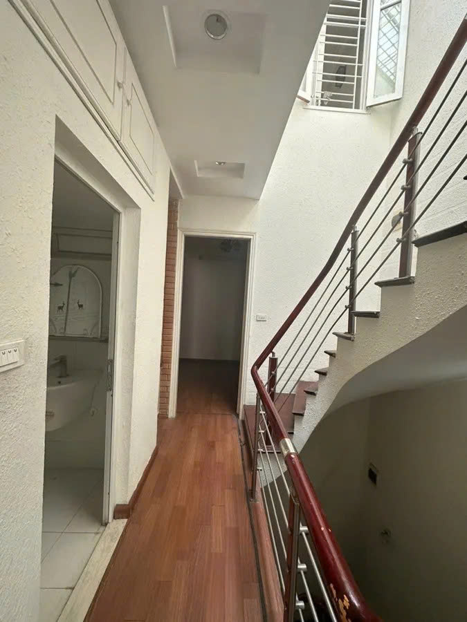 Bán Nhà Đền Lừ 1. 40m2. 5 tầng. mặt tiền 4m. giá 17.9 Tỷ Hoàng Mai Hà Nội 15981251