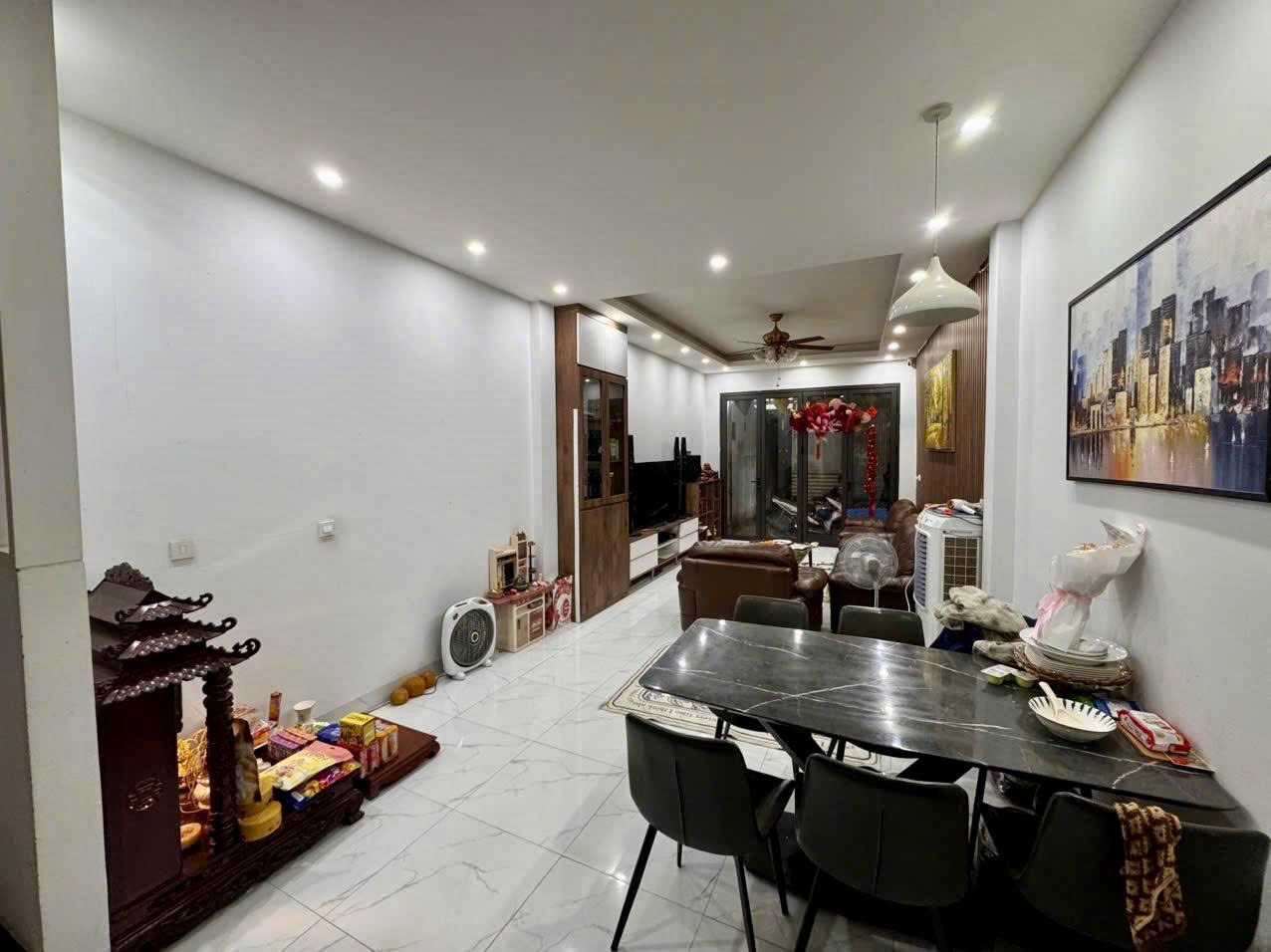 Bán Nhà Thổ Quan 50m2. 5 tầng. mặt tiền 3.8m. giá 17 tỷ Đống Đa Hà Nội 15981274