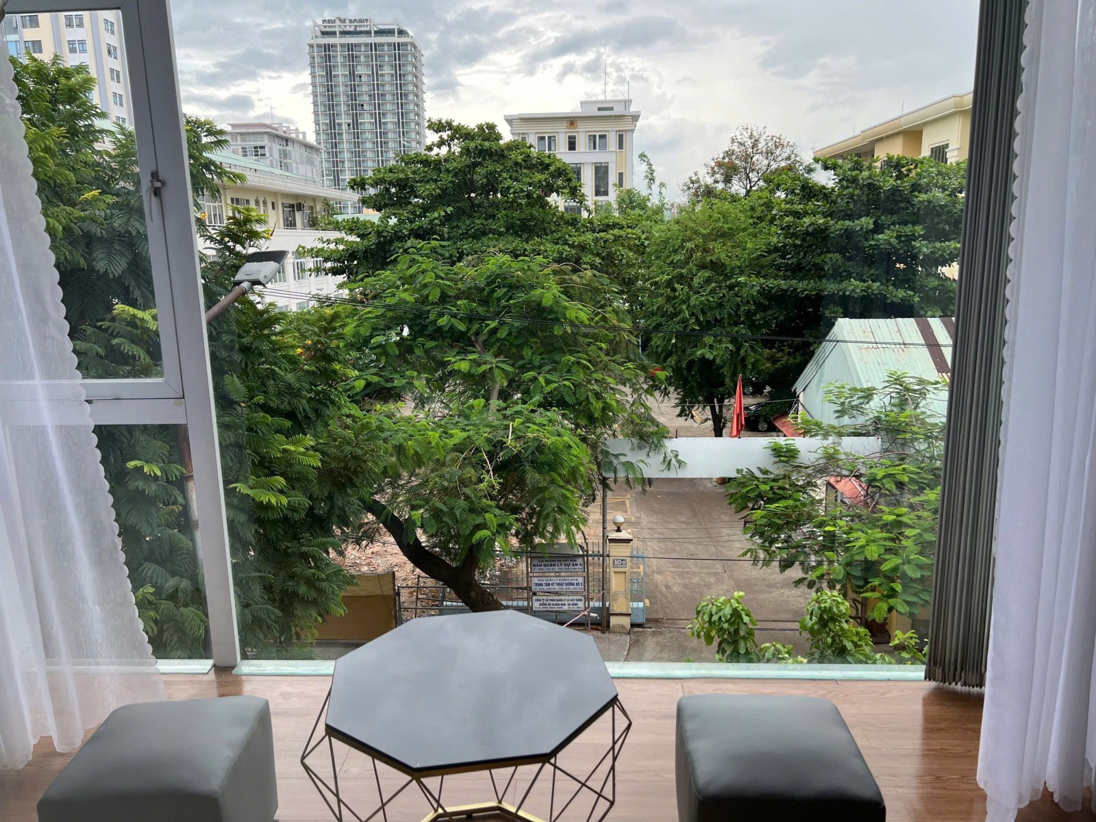 Tòa căn hộ 6 tầng MT Nguyễn Chí Thanh 112m2 giá 26 tỷ, dòng tiền 120tr/tháng 15981333