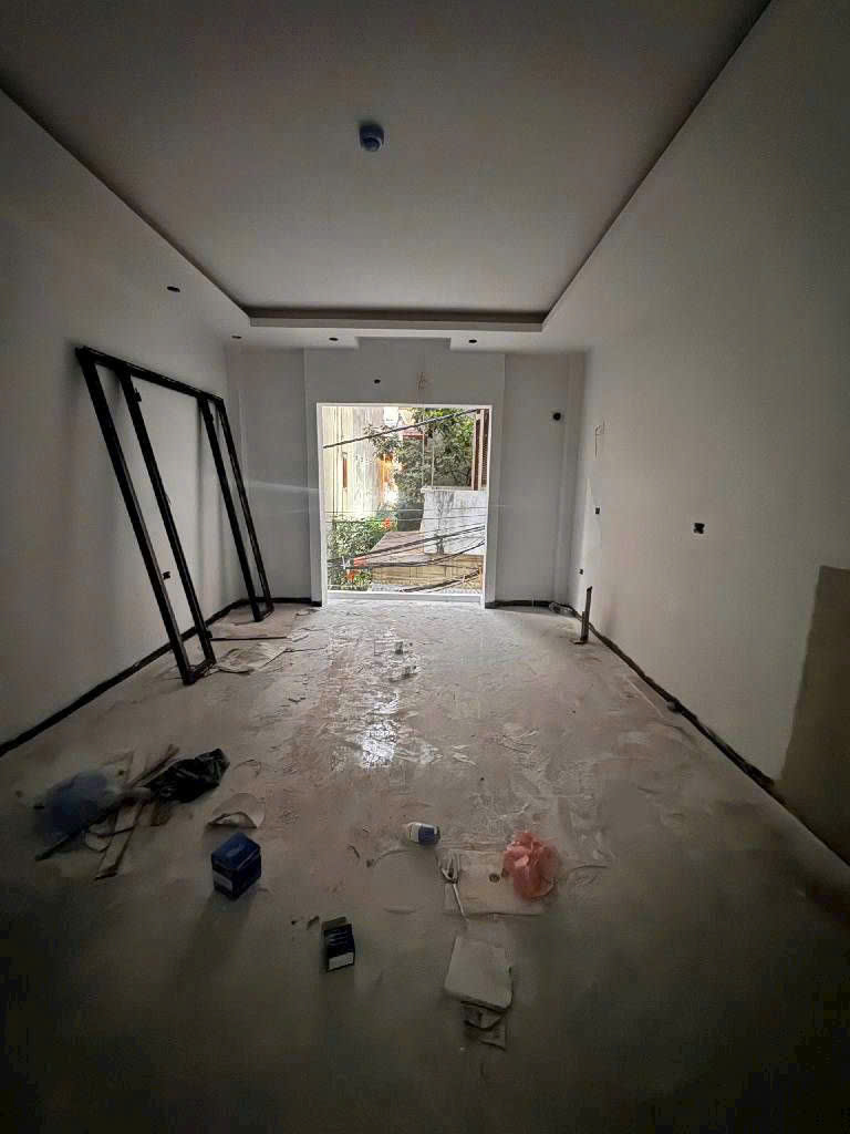 NHÀ ĐẸP PHỐ LĨNH NAM
 
DT: 53 m- 6 tầng- mt 4 m- chỉ 12.6 tỷ.
 15981336