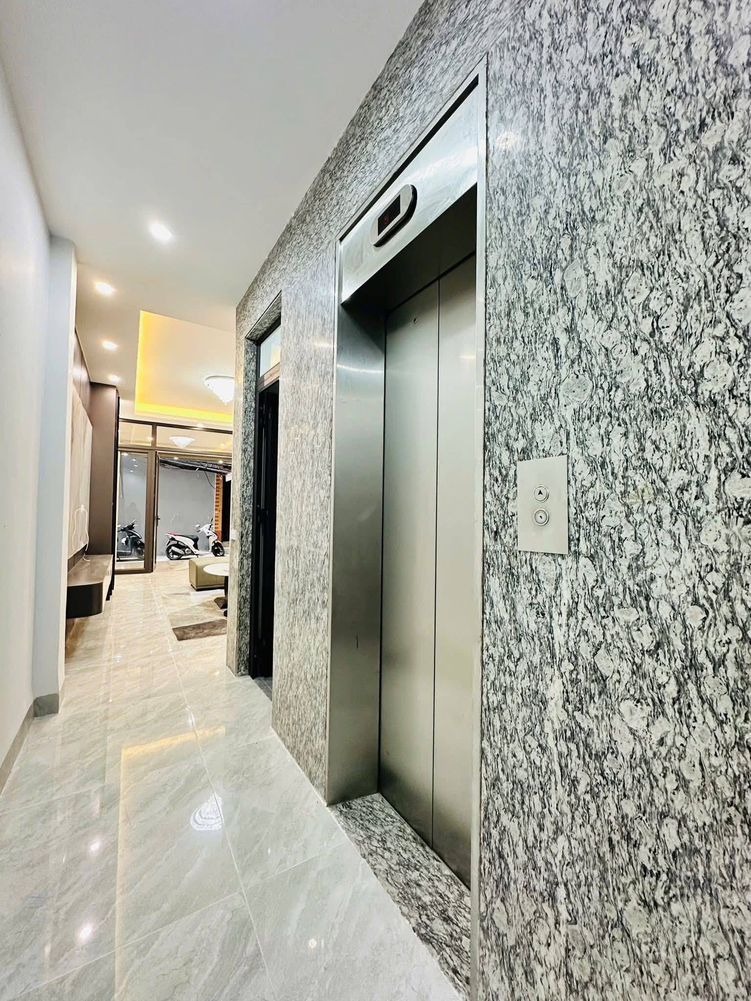 Bán nhà đẹp khu VIP Đào Tấn 6 tầng thang máy 45m2  giá chào 17.5tỷ 15981341