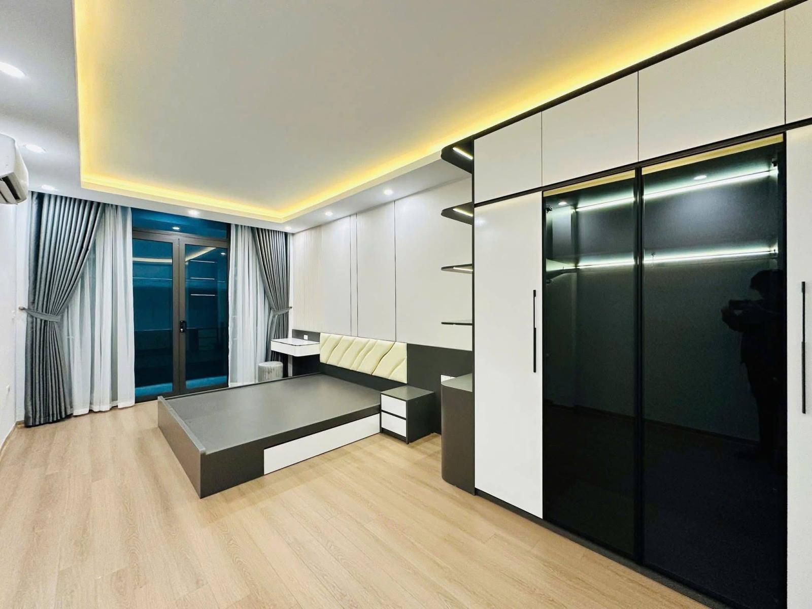 Bán nhà đẹp khu VIP Đào Tấn 6 tầng thang máy 45m2  giá chào 17.5tỷ 15981341