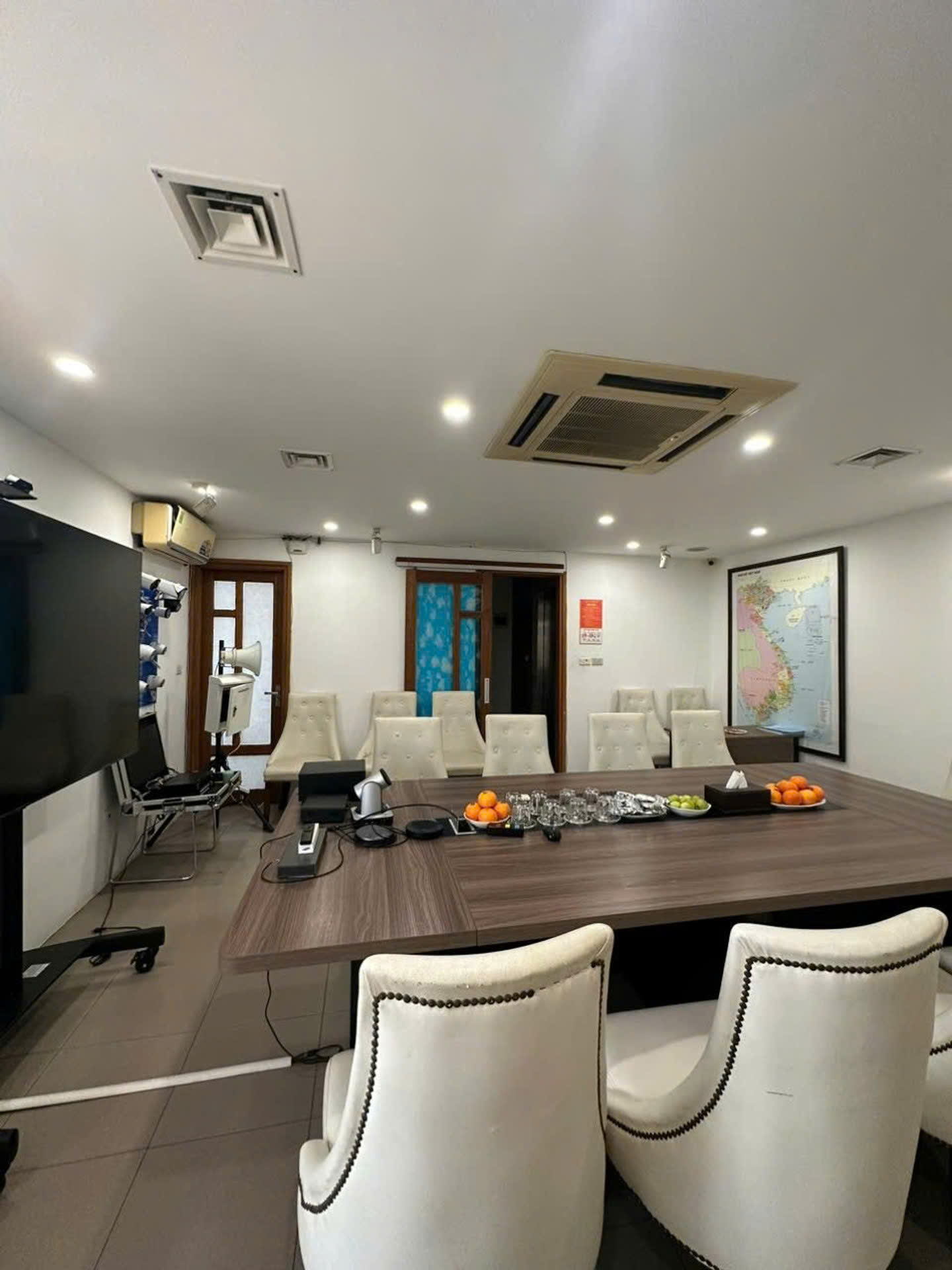 Siêu hiếm, bán nhà mặt phố Trần Quang Diệu, 7 tầng thang máy, 80m, kinh doanh, chỉ 48 tỷ 15981388