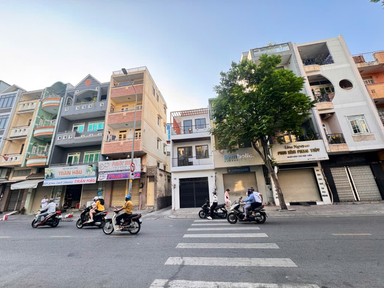 BÁN NHÀ 2 MẶT TIỀN KD Đ.CÁCH MẠNG THÁNG 8 & ĐỖ THỊ LỜI, QUẬN 3 - DT VUÔNG ĐẸP 4M*15M FULL THỔ - CHỈ 15981399