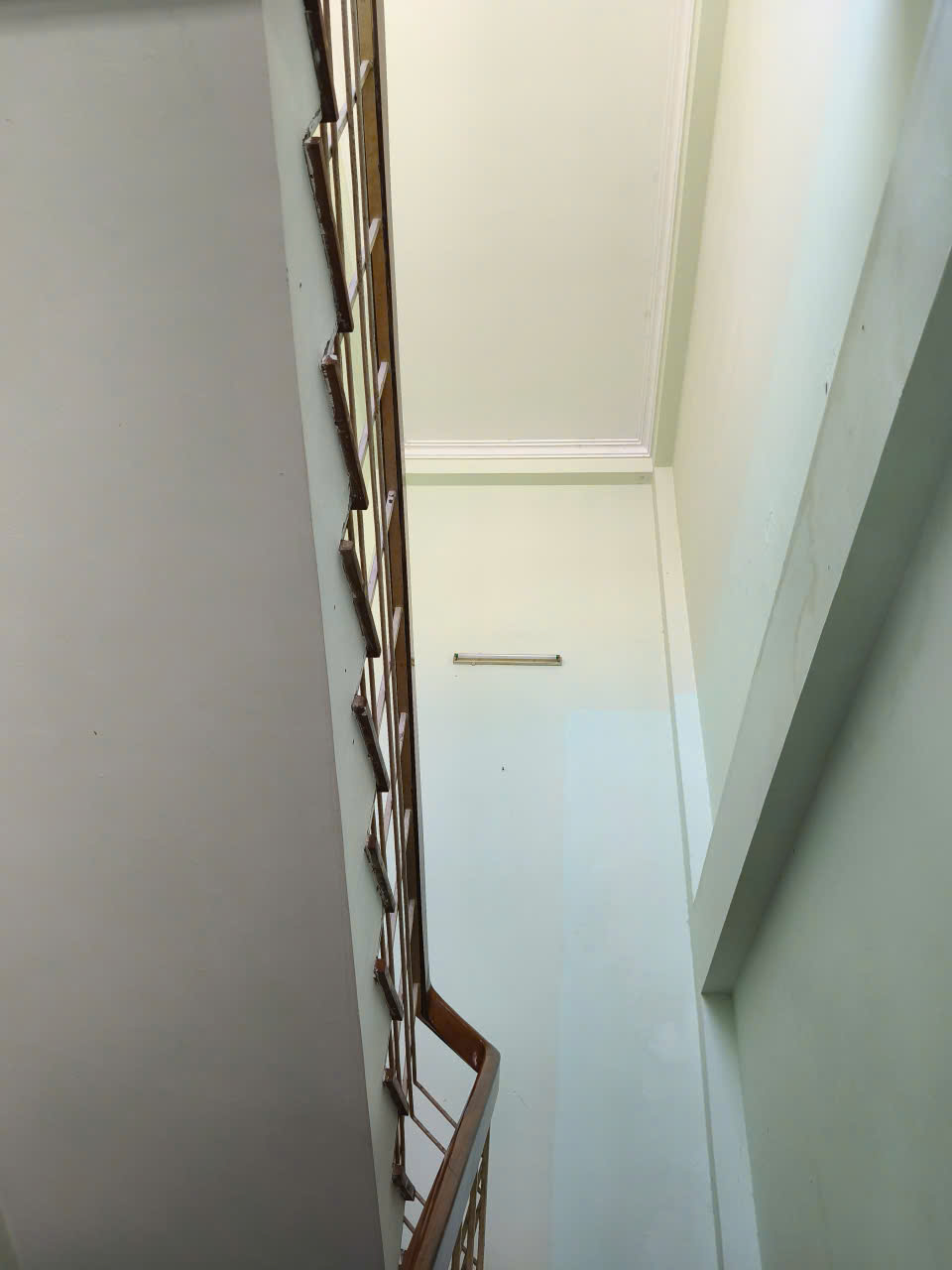 ♪ MT Đường 5.5m gần Chợ Hòa Cường, 73m2, ngang 5.2m, 4 tầng đúc cứng, thoáng mát, 9 tỷ 15981405