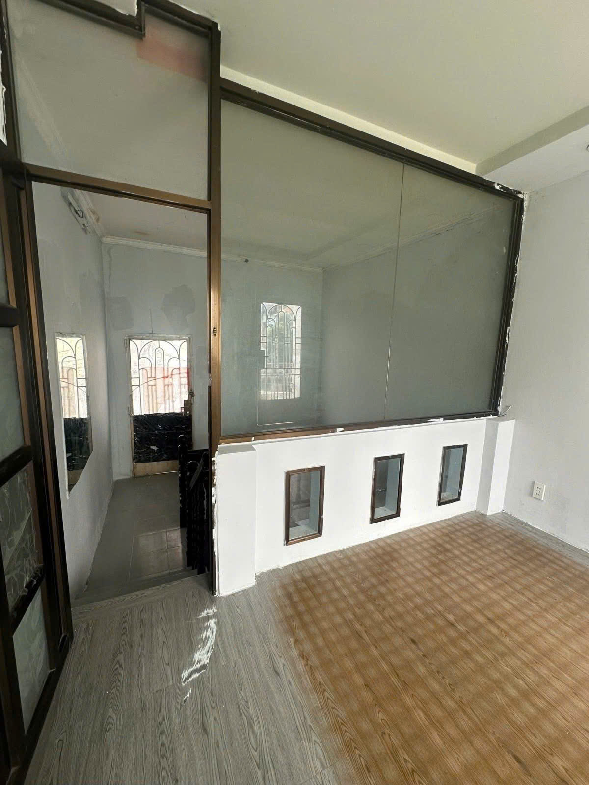 Bán nhà Mặt tiền Âu Cơ - gần Ngã tư Lạc Long Quân, 5,9x18m, 2 tầng - cho thuê tốt, 9 tỷ. 15981458