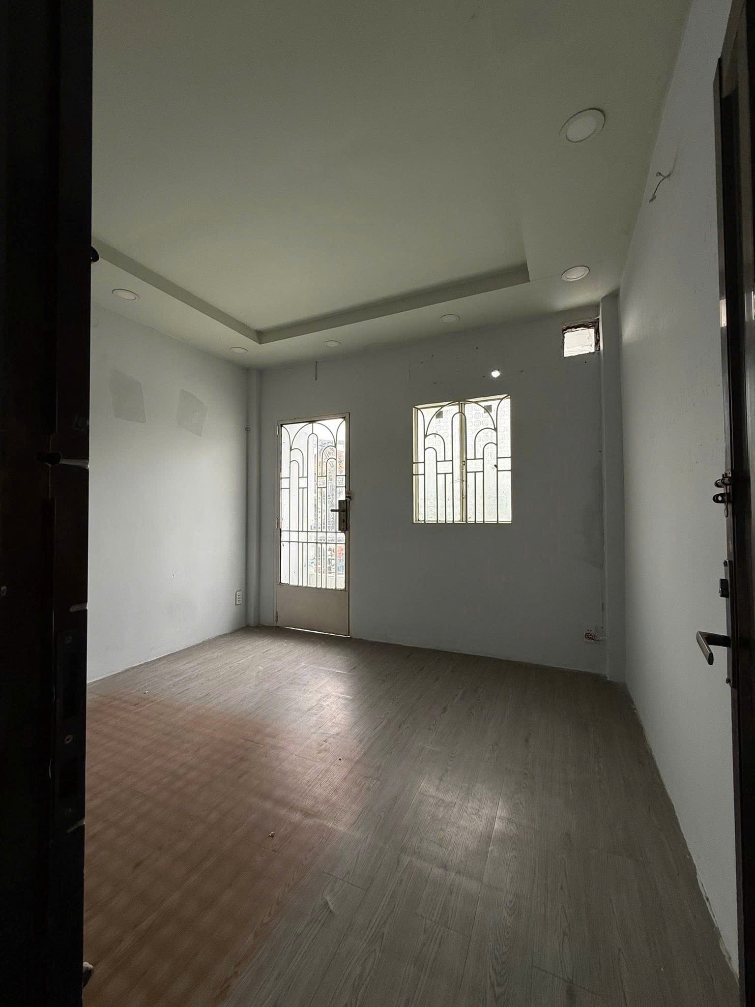 Bán nhà Mặt tiền Âu Cơ - gần Ngã tư Lạc Long Quân, 5,9x18m, 2 tầng - cho thuê tốt, 9 tỷ. 15981458