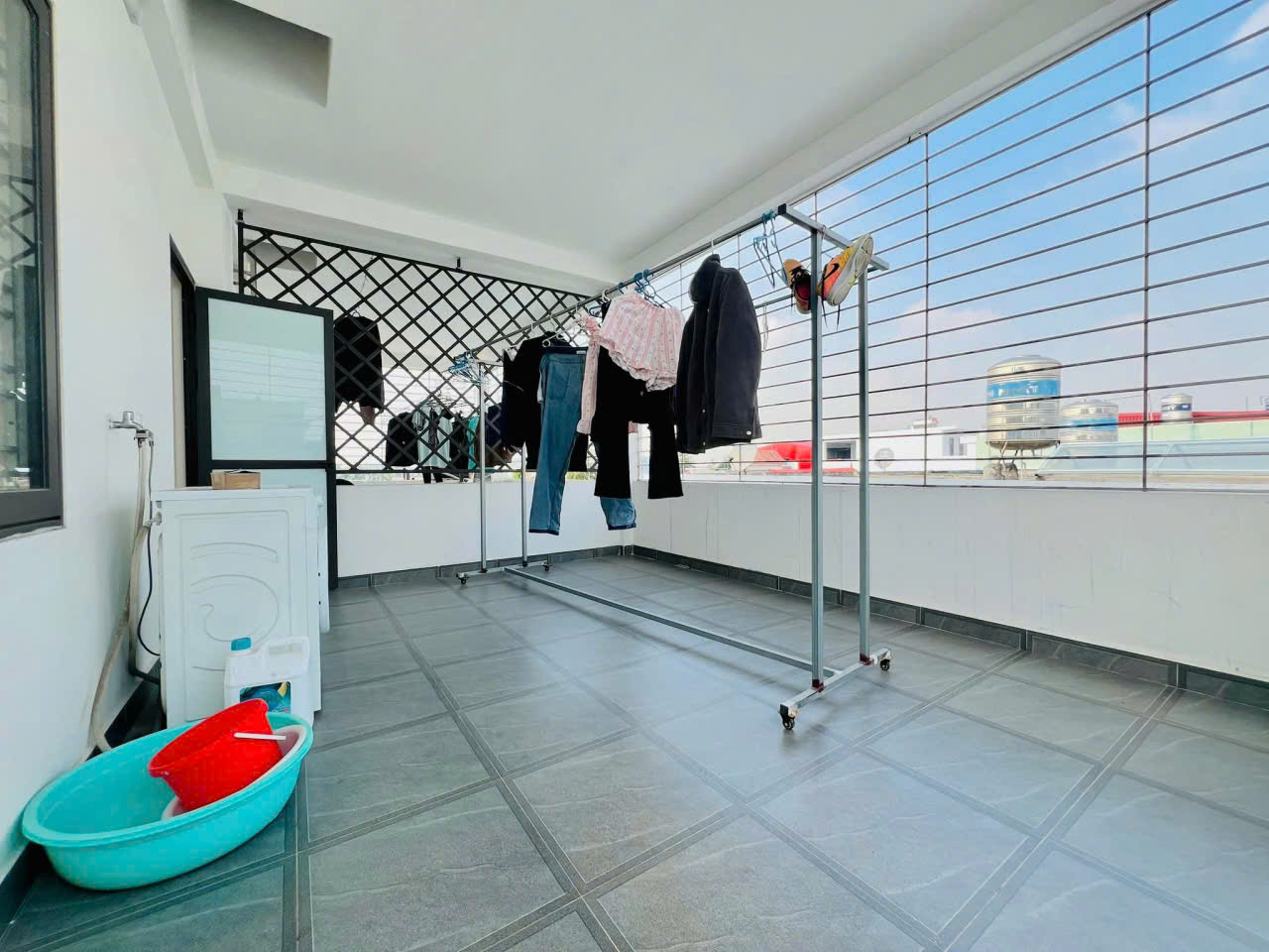 Nhà Khúc Thừa Dụ - 75m 4 tầng - ô.tô đỗ cửa - Đẹp như mớia 15981474