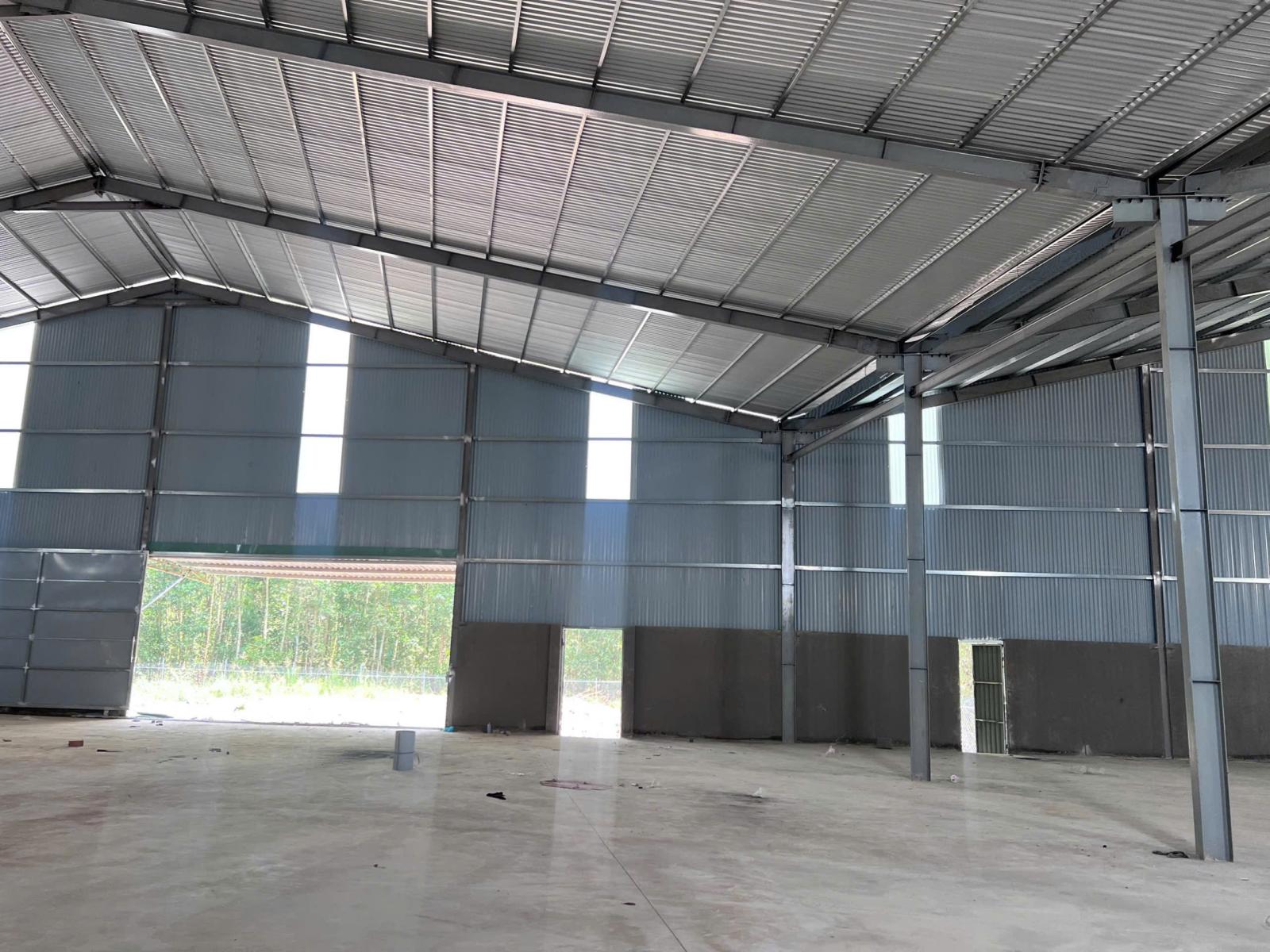 XN133 nhà xưởng xây dựng kiên cố, dễ tuyển nguồn LDPT, trống xưởng bàn giao liền 15981479