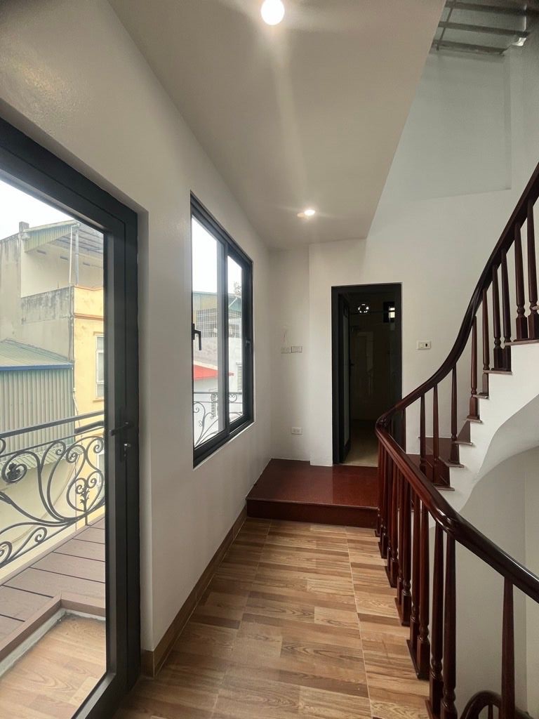 mặt phố đồng cổ tây hồ 31m x6 tầng 15,5 tỷ kinh doanh,ô tô tránh đỗ,gần hồ 15981490