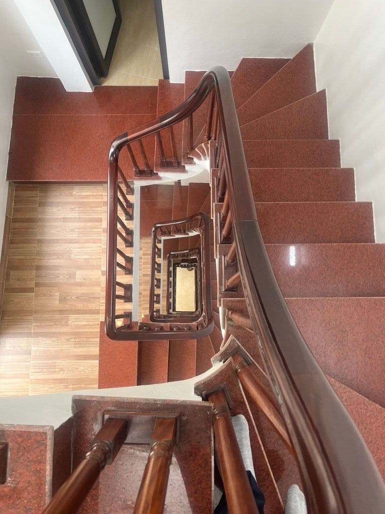 mặt phố đồng cổ tây hồ 31m x6 tầng 15,5 tỷ kinh doanh,ô tô tránh đỗ,gần hồ 15981490