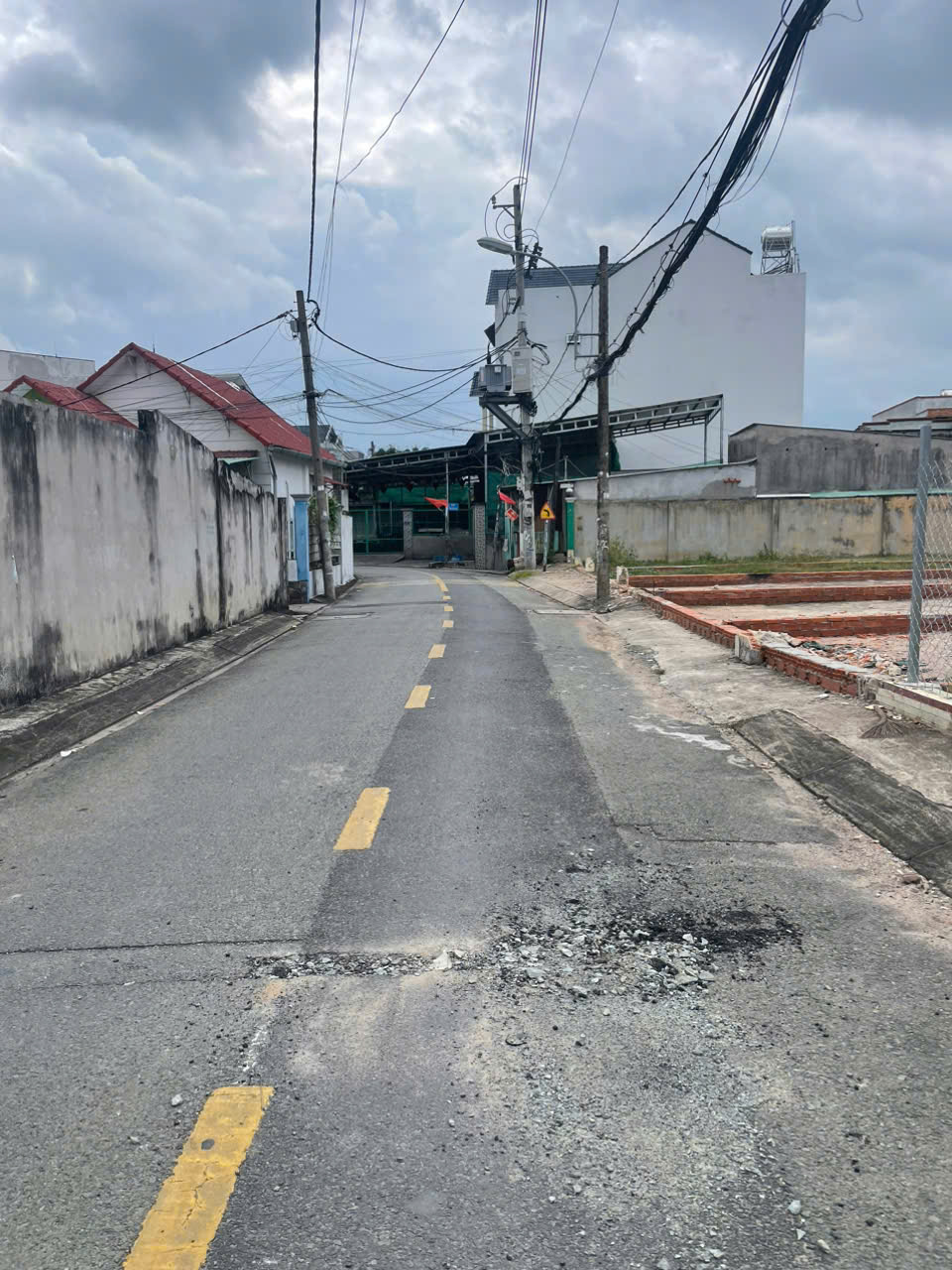 Bán đất 1300m2 giá 10 triệu/m2 Đường nhựa 6m Bà Điểm 5 15981528