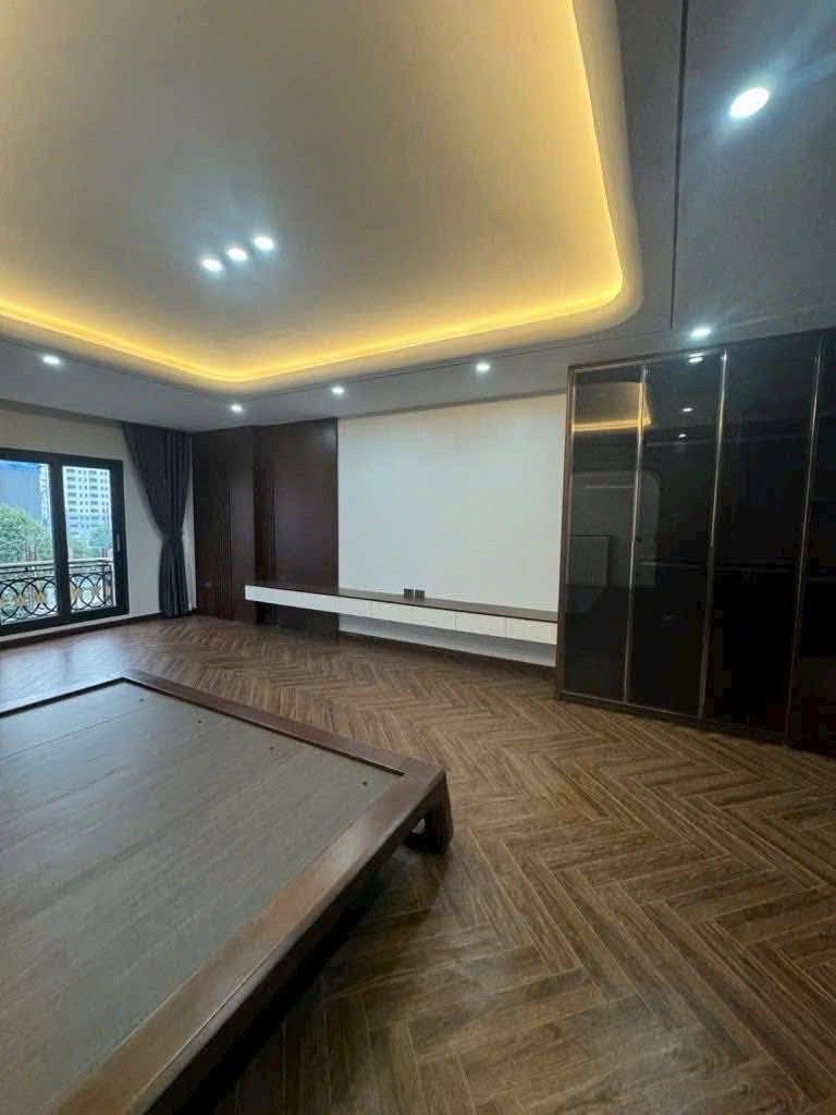 Siêu hiếm, bán nhà Văn Cao, ô tô đỗ cửa, 6 tầng thang máy, mặt tiền rộng, chỉ 19.5 tỷ 15981549